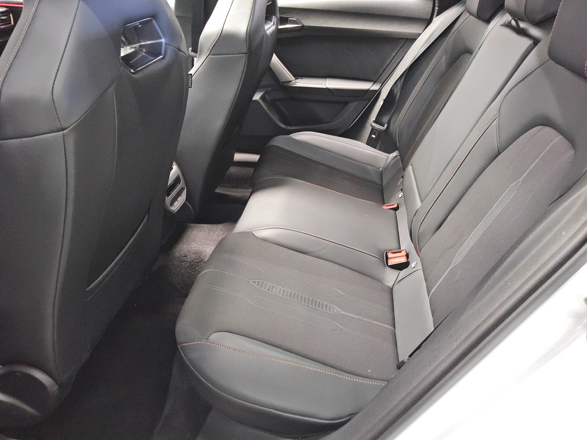 Cupra Leon Sportstourer 2.0 TSI 4Drive Navi Beats Pano 13