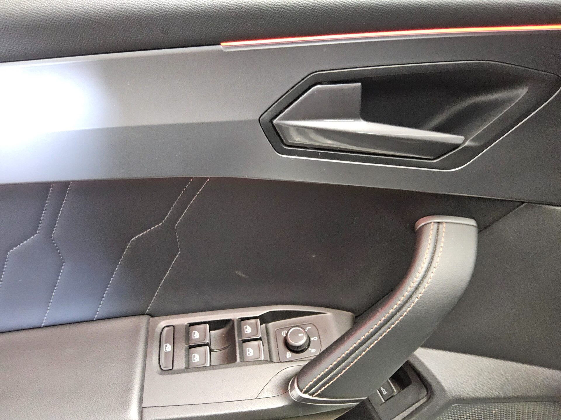 Cupra Leon Sportstourer 2.0 TSI 4Drive Navi Beats Pano 10