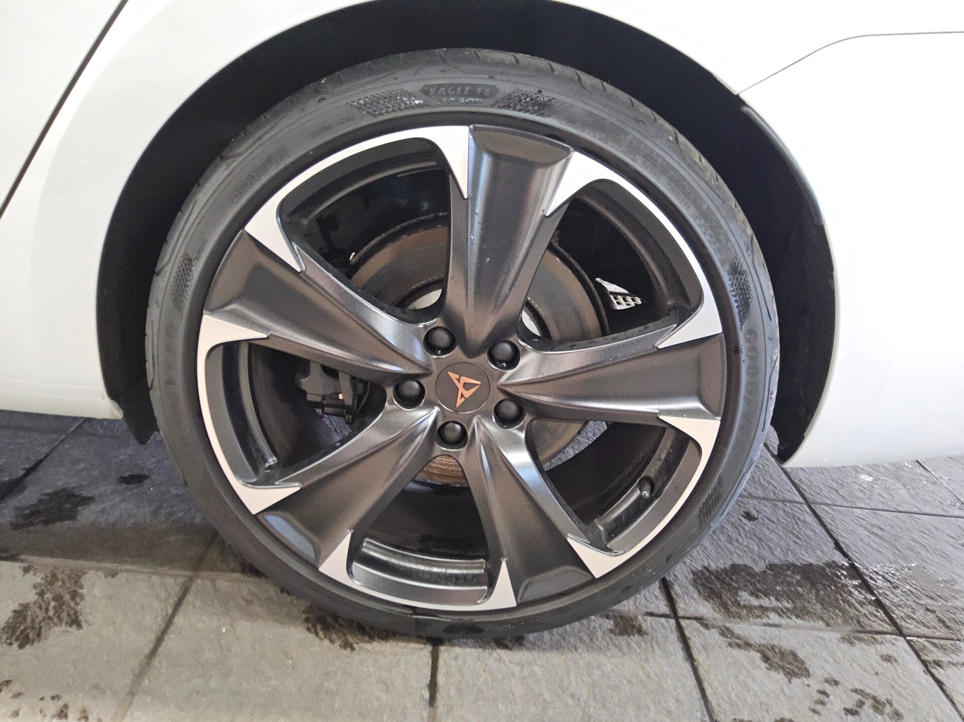 Cupra Leon Sportstourer 2.0 TSI 4Drive Navi Beats Pano 12