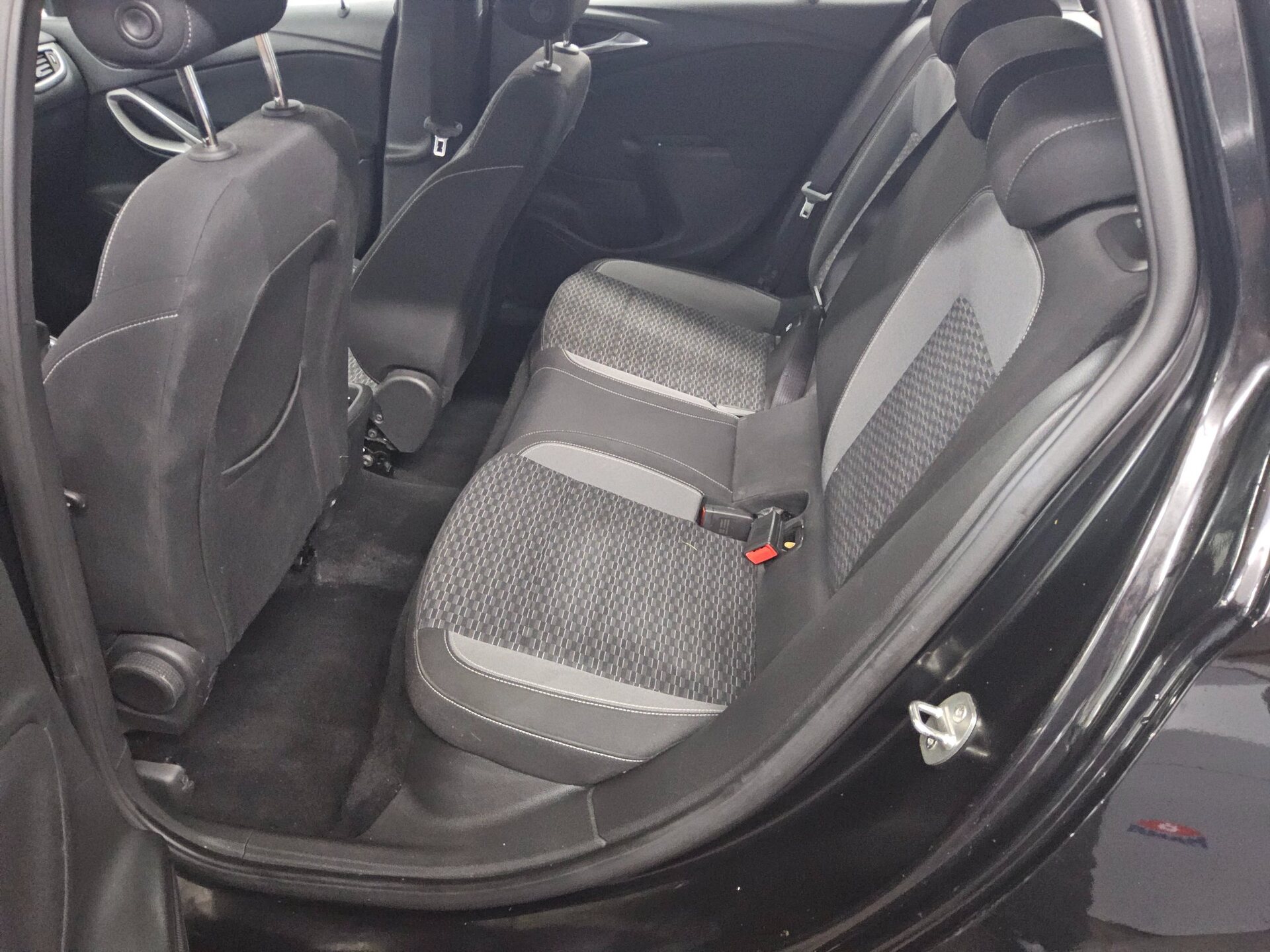 Opel Astra ST 1.5 D Business Ed. Navi LED DAB 13