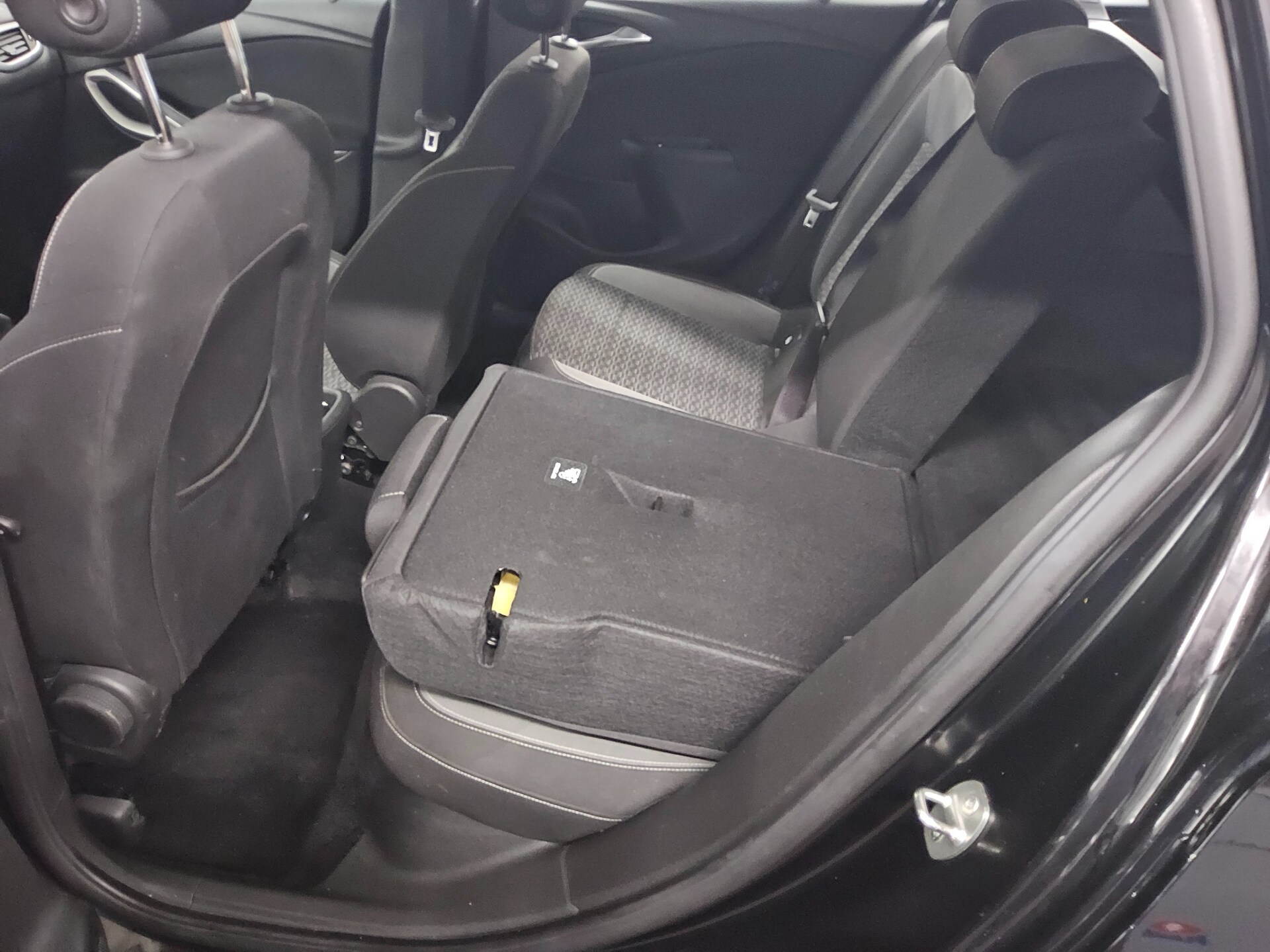 Opel Astra ST 1.5 D Business Ed. Navi LED DAB 12