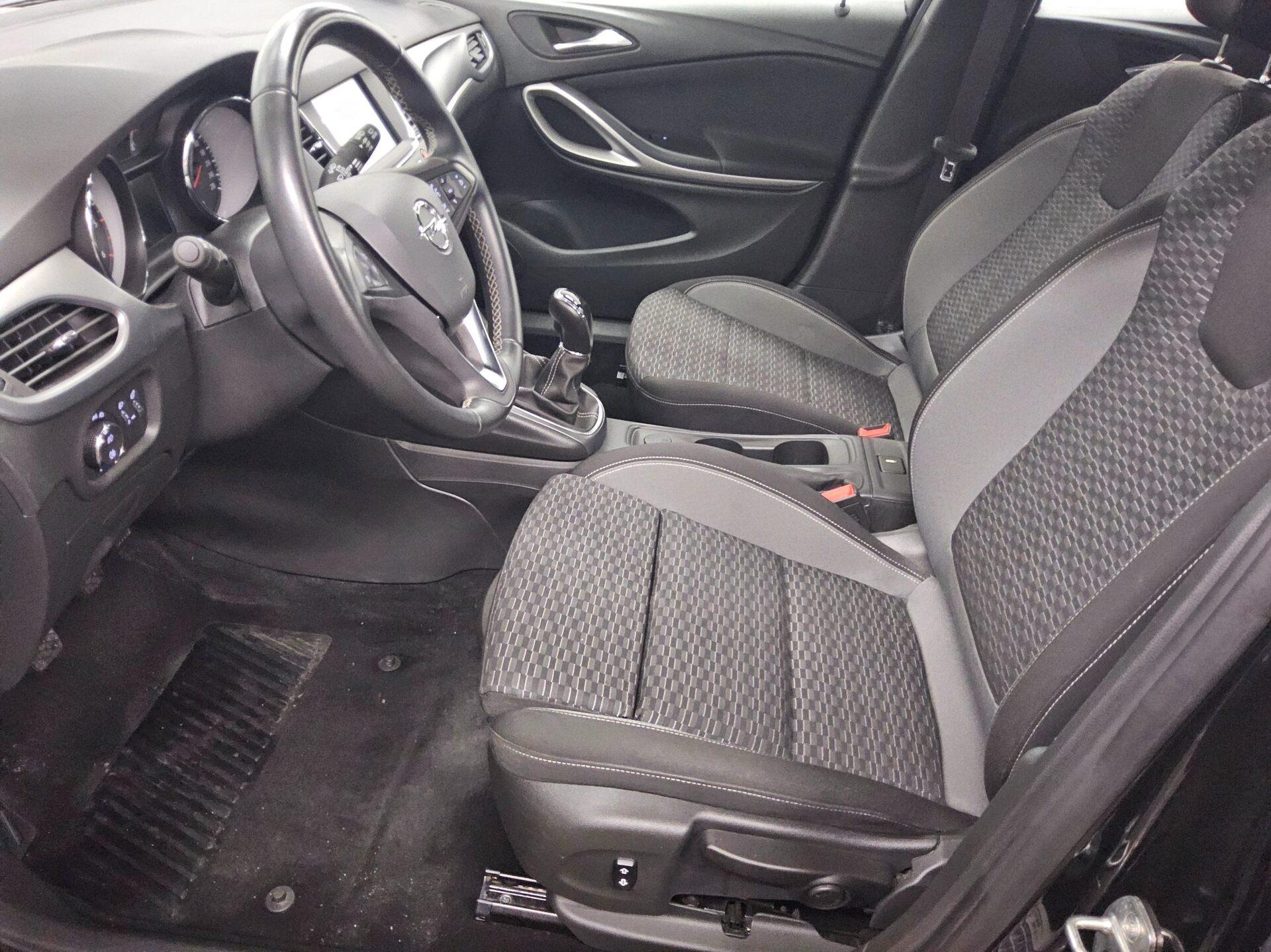 Opel Astra ST 1.5 D Business Ed. Navi LED DAB 8