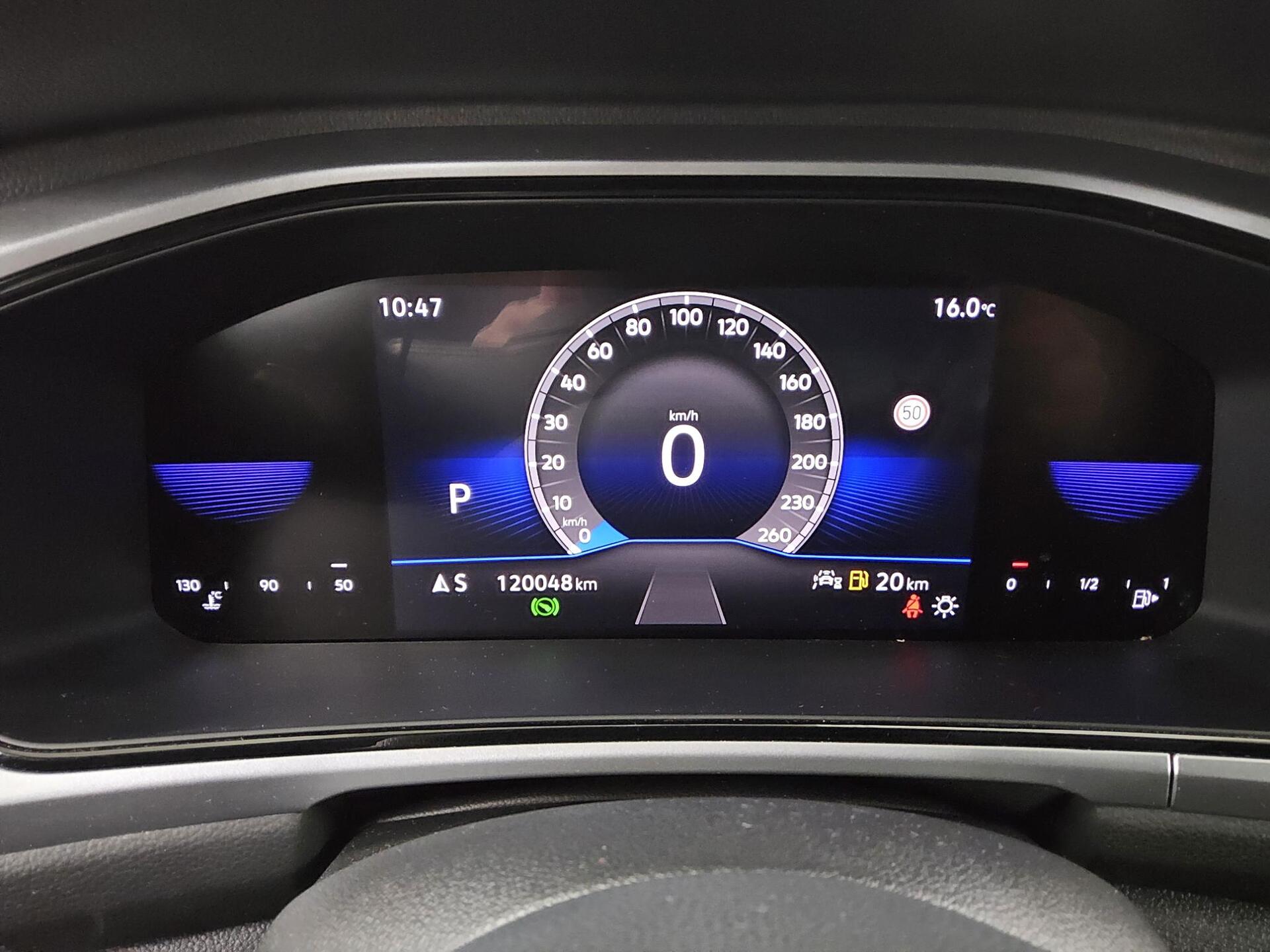 Volkswagen T-Roc 2.0 TDI Life Navi LED DC RfK AHK ACC Shz 8