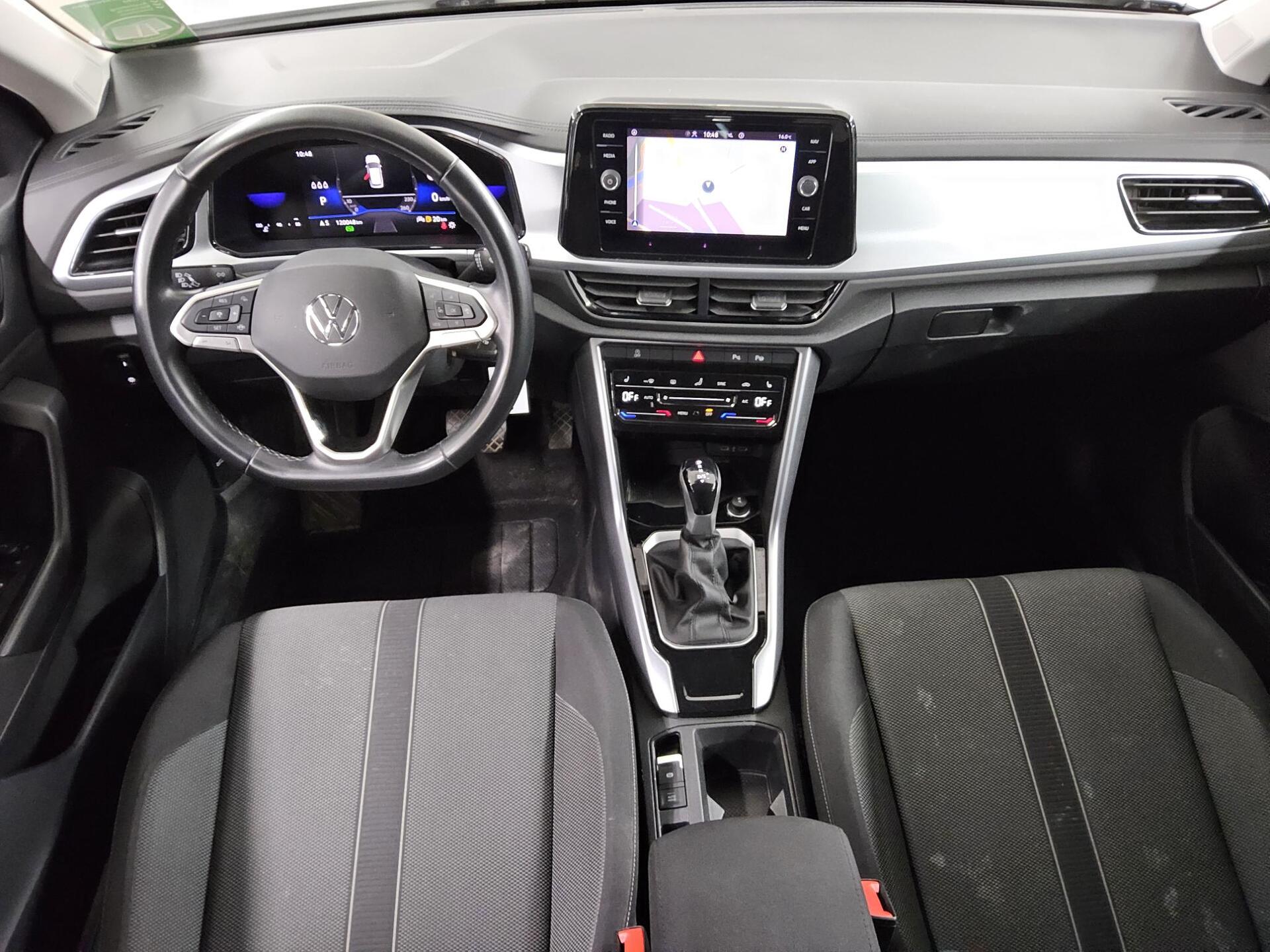 Volkswagen T-Roc 2.0 TDI Life Navi LED DC RfK AHK ACC Shz 5