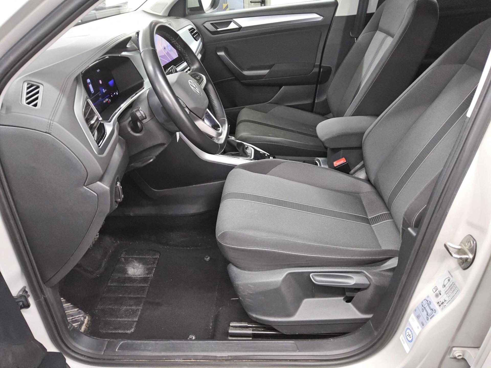 Volkswagen T-Roc 2.0 TDI Life Navi LED DC RfK AHK ACC Shz 9