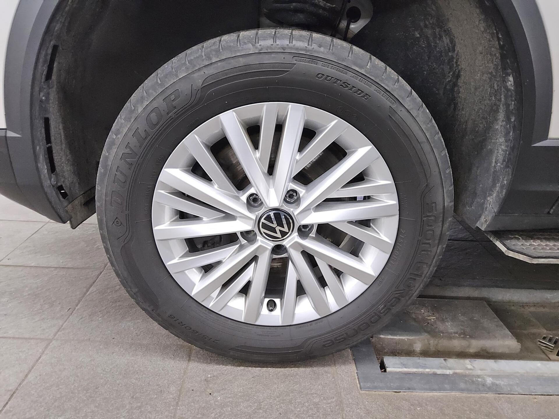 Volkswagen T-Roc 2.0 TDI Life Navi LED DC RfK AHK ACC Shz 11