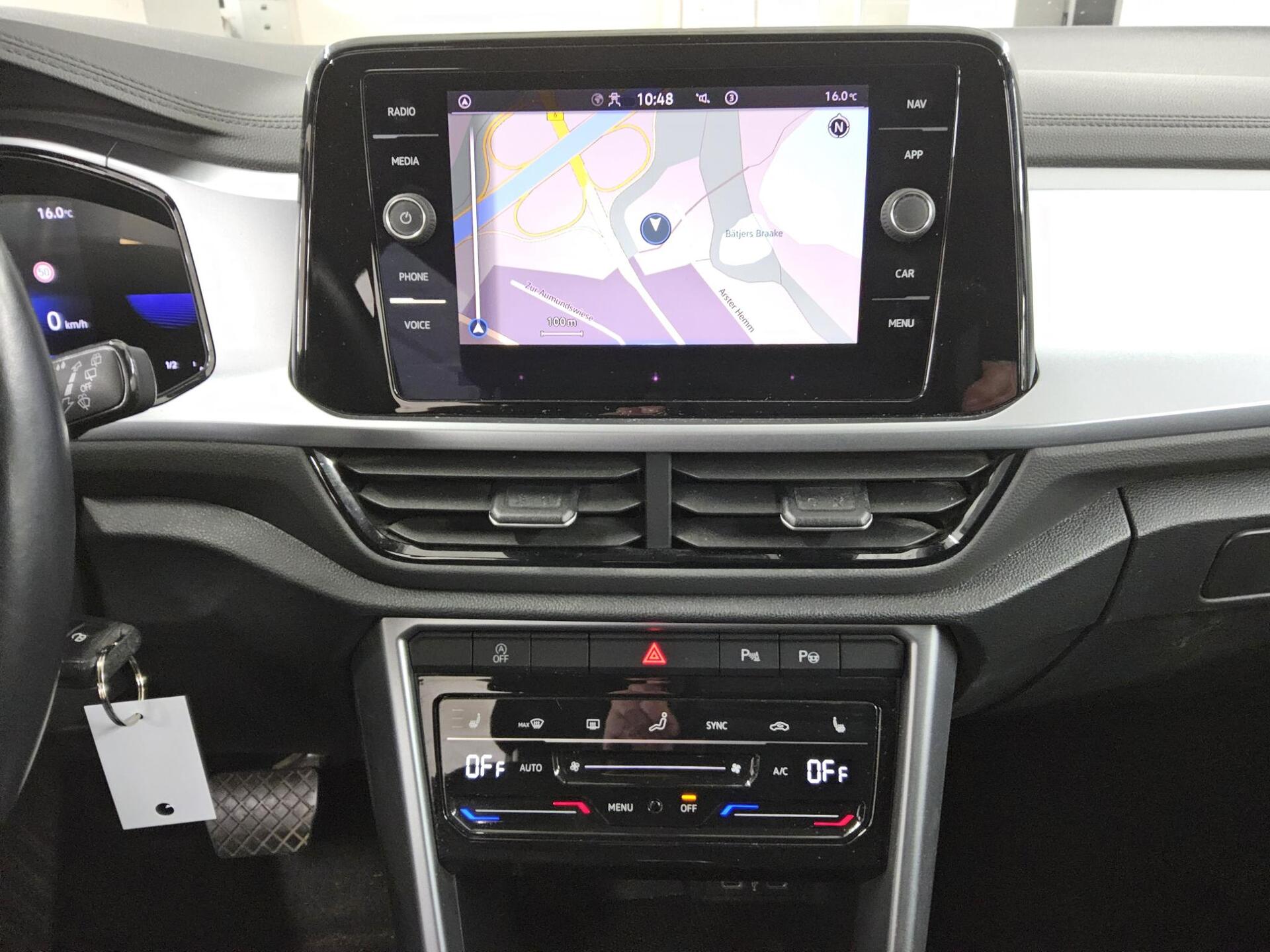 Volkswagen T-Roc 2.0 TDI Life Navi LED DC RfK AHK ACC Shz 7