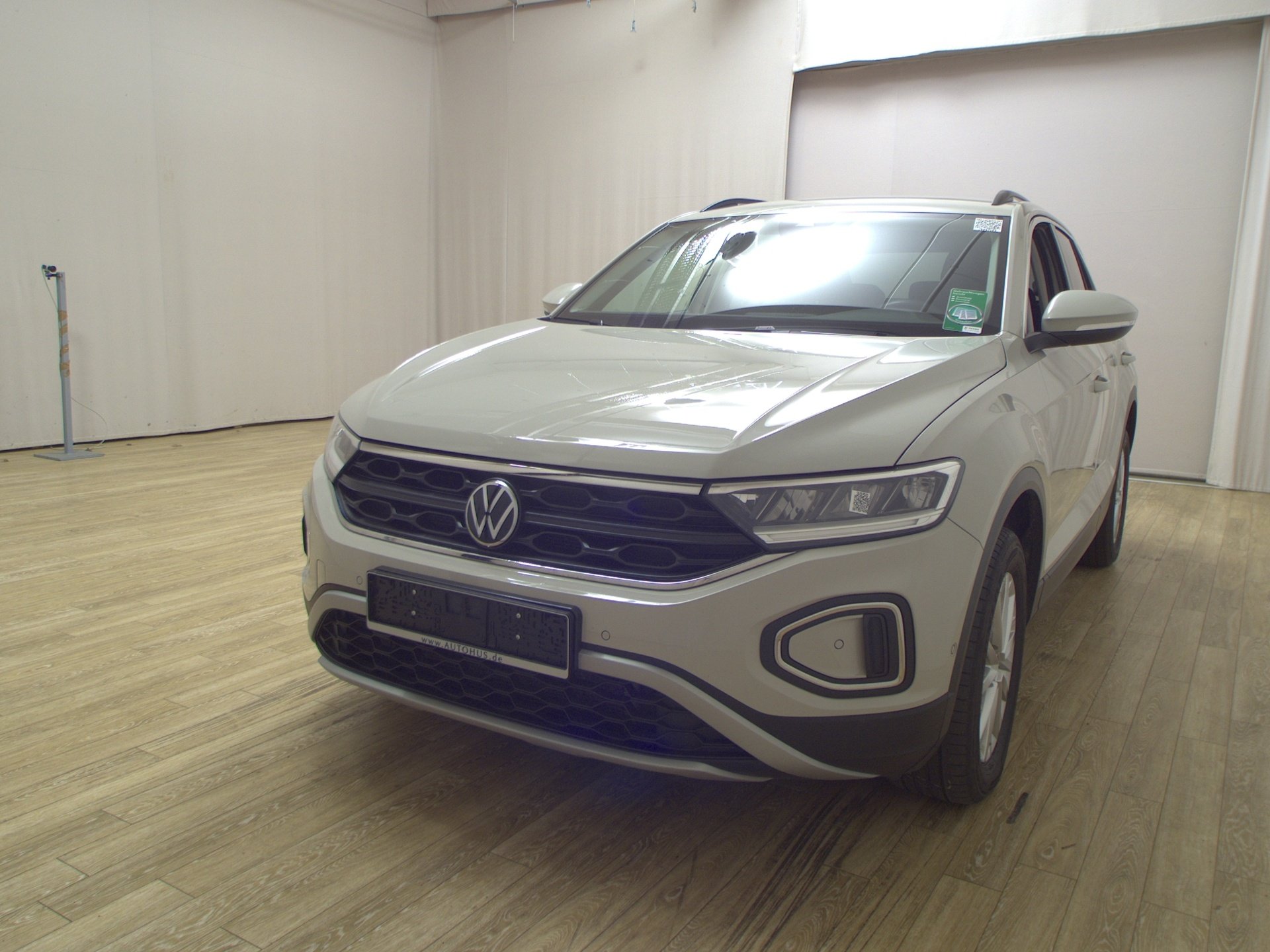 Volkswagen T-Roc 2.0 TDI Life Navi LED DC RfK AHK ACC Shz 2