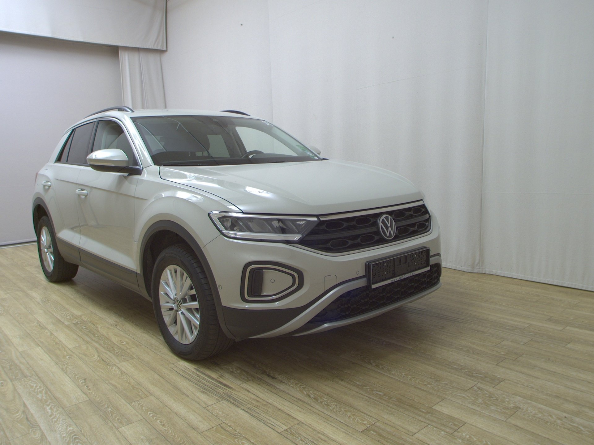 Volkswagen T-Roc 2.0 TDI Life Navi LED DC RfK AHK ACC Shz 3