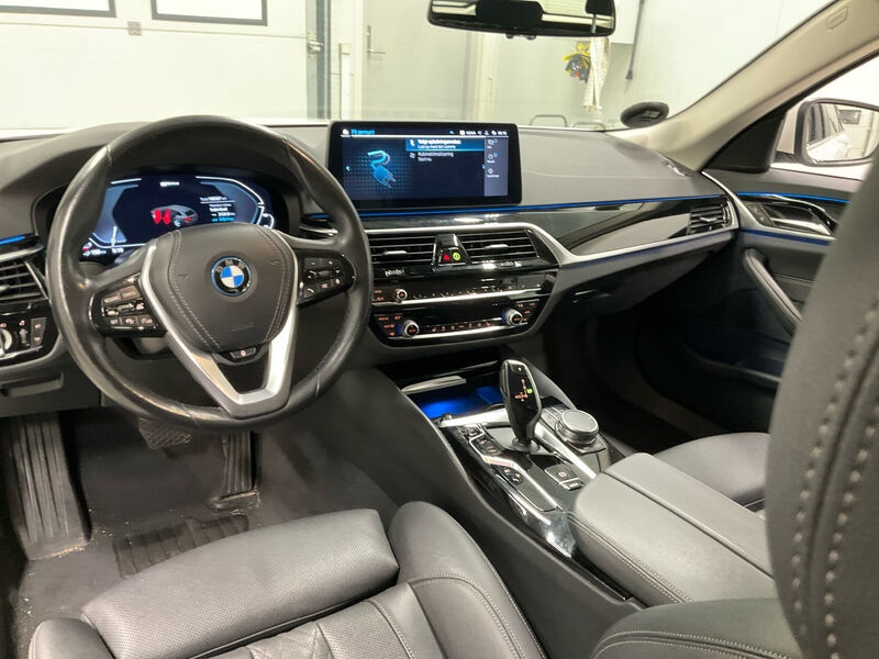 BMW 530e Touring KLIMAAUT LED SPORTSITZE SHZ HUD 5