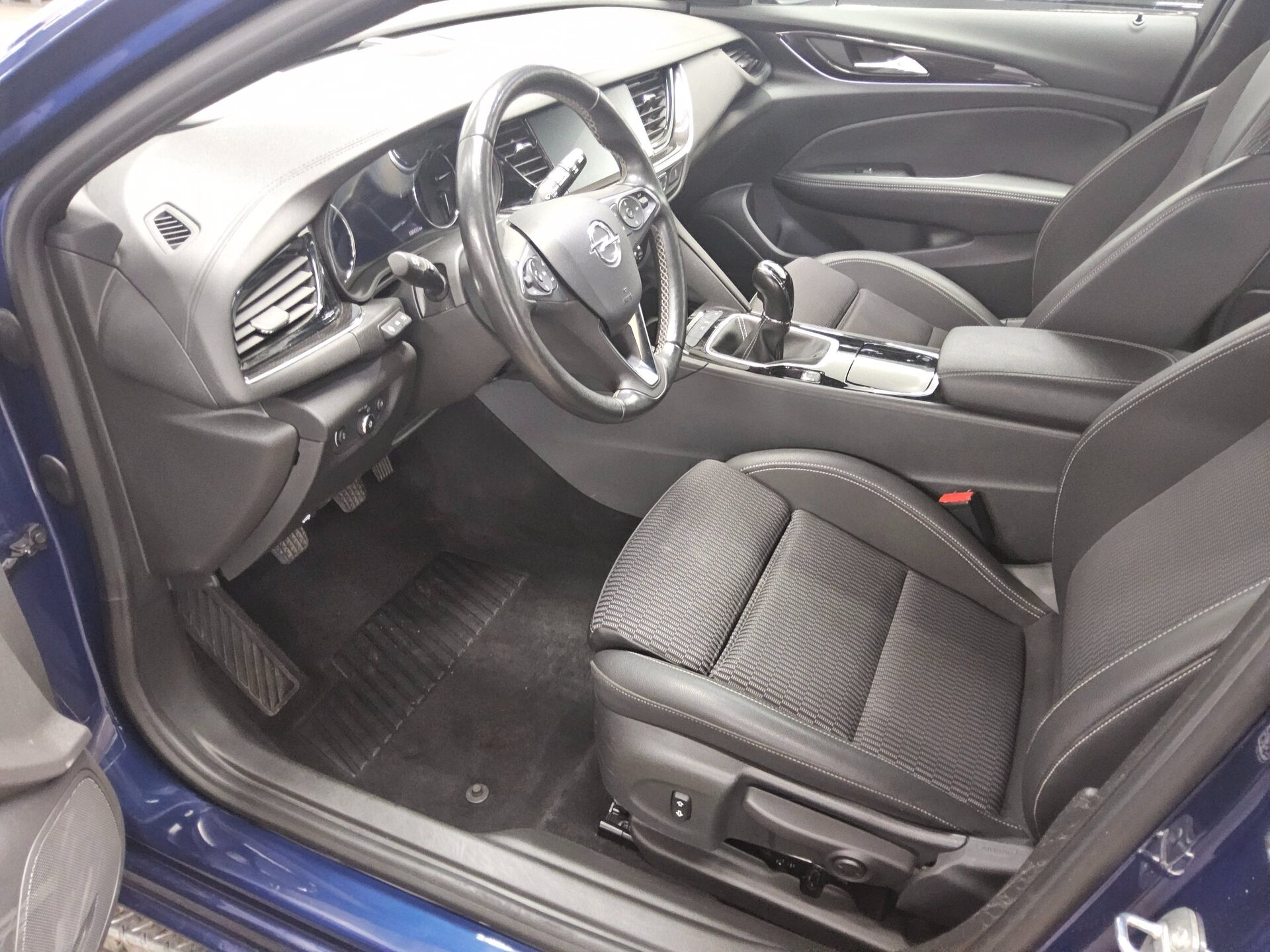 Opel Insignia ST 2.0 D Business Elegance T-Leder Navi 8