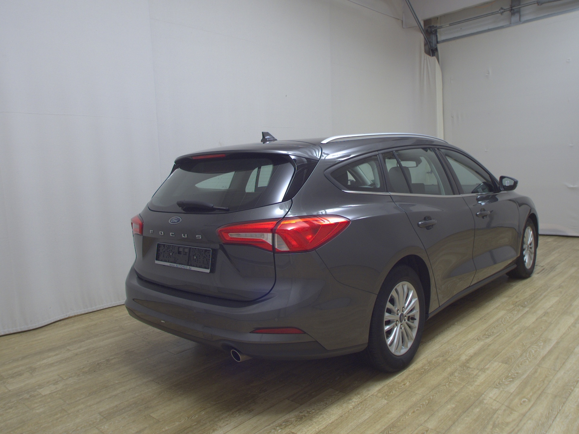 Ford Focus Turnier 1.5 EB Titanium Navi ACC PDC Shz 4