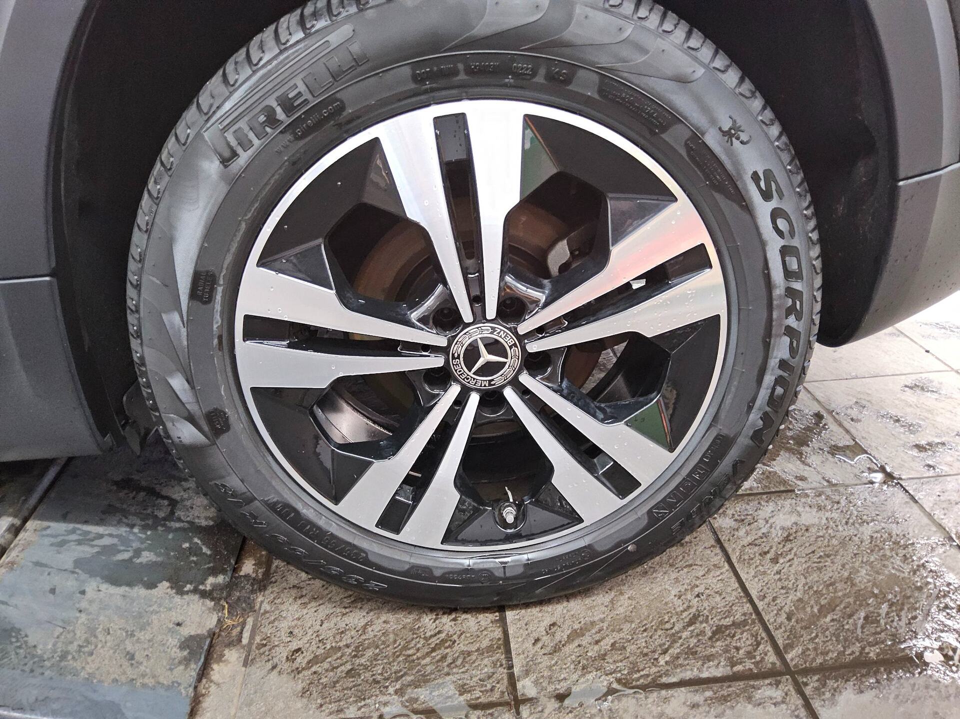 Mercedes-Benz GLB 200 d Progressive Navi LED MBUX+ AHK RFK 11