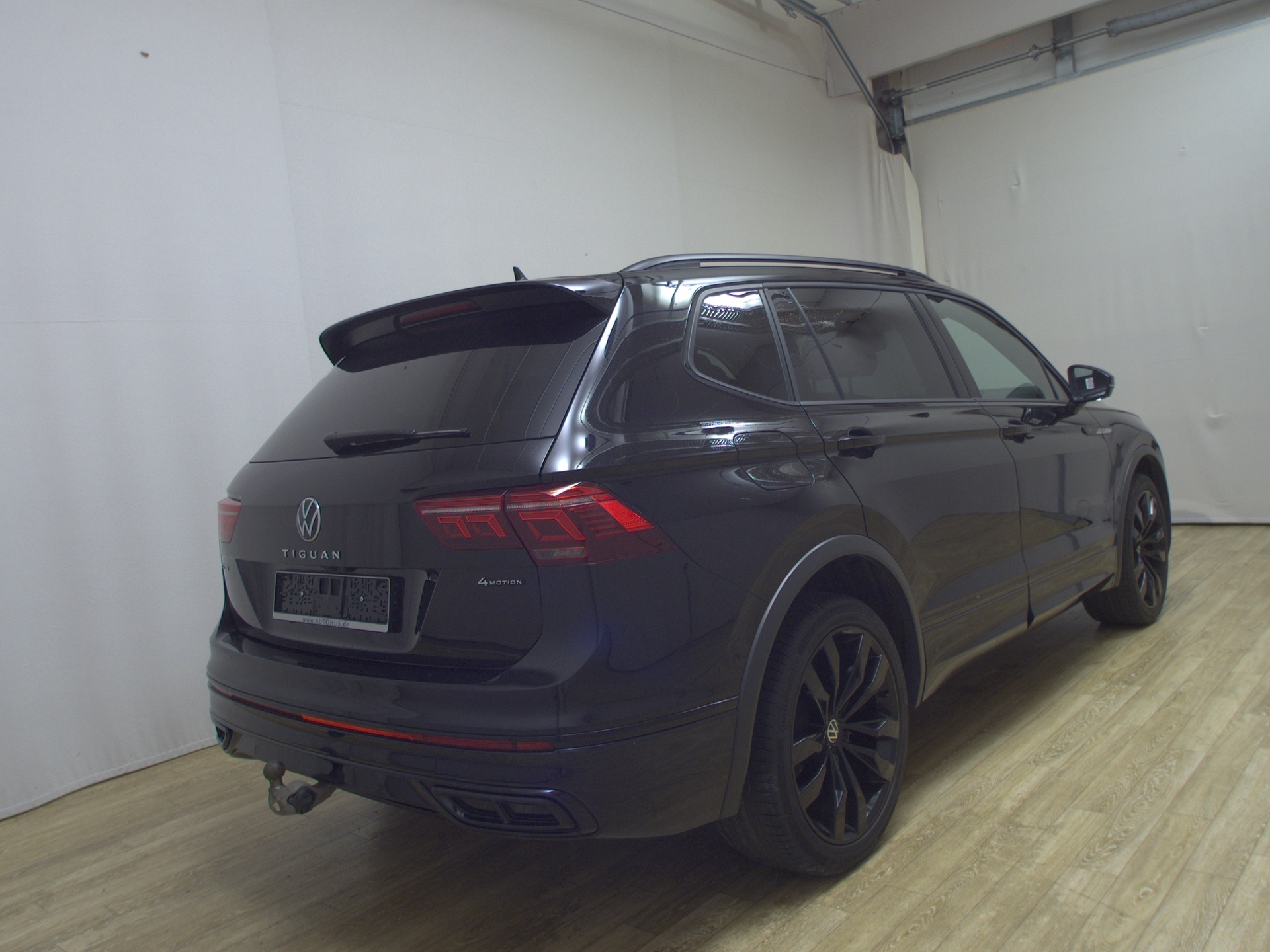 Volkswagen Tiguan Allspace 2.0 TDI 4M R-Line 7-Sitze Navi LED AID Pano H/K 4