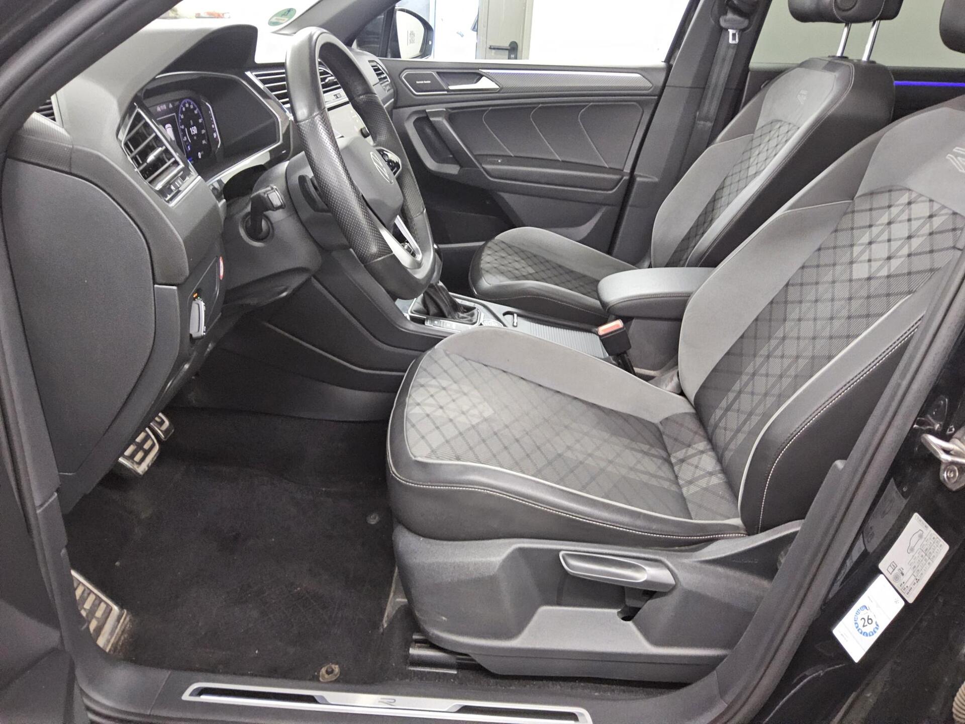 Volkswagen Tiguan Allspace 2.0 TDI 4M R-Line 7-Sitze Navi LED AID Pano H/K 9