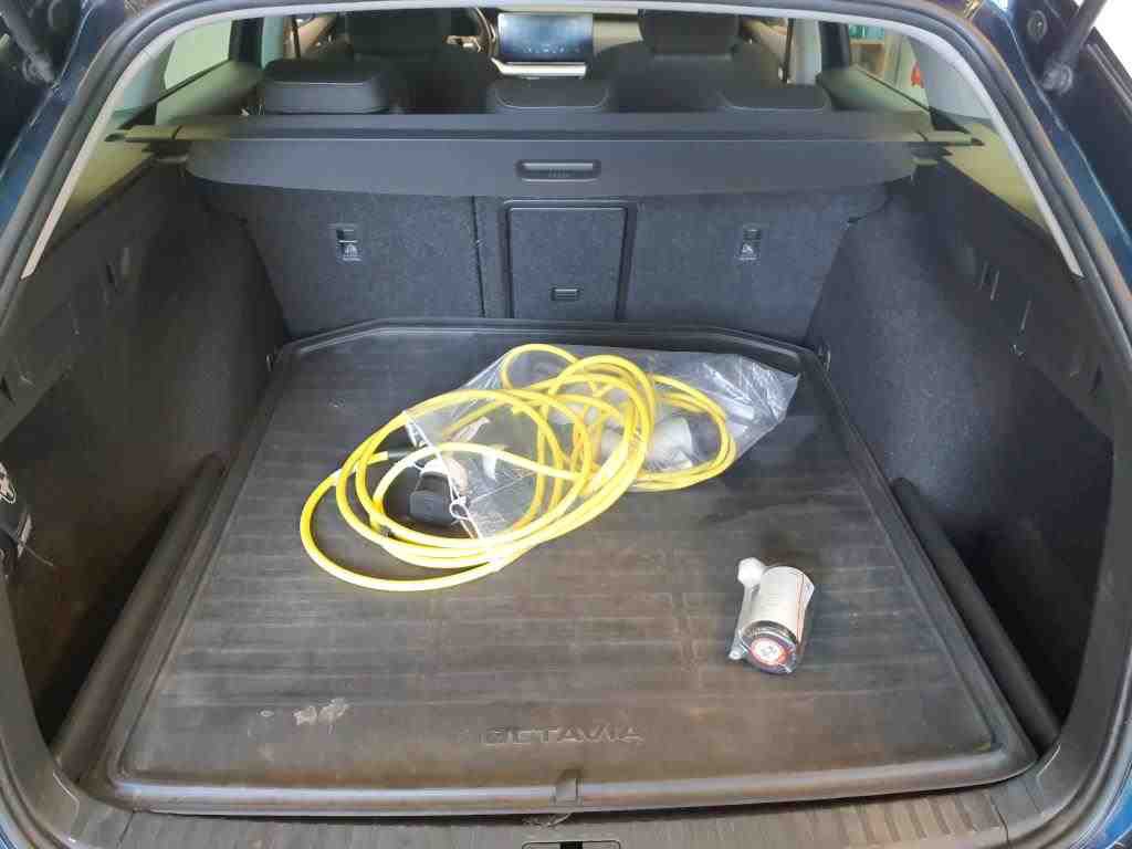 Skoda Octavia Kombi 1.4 TSI iV Ambition NAVI KLIMAAUT SHZ PDC LED 10