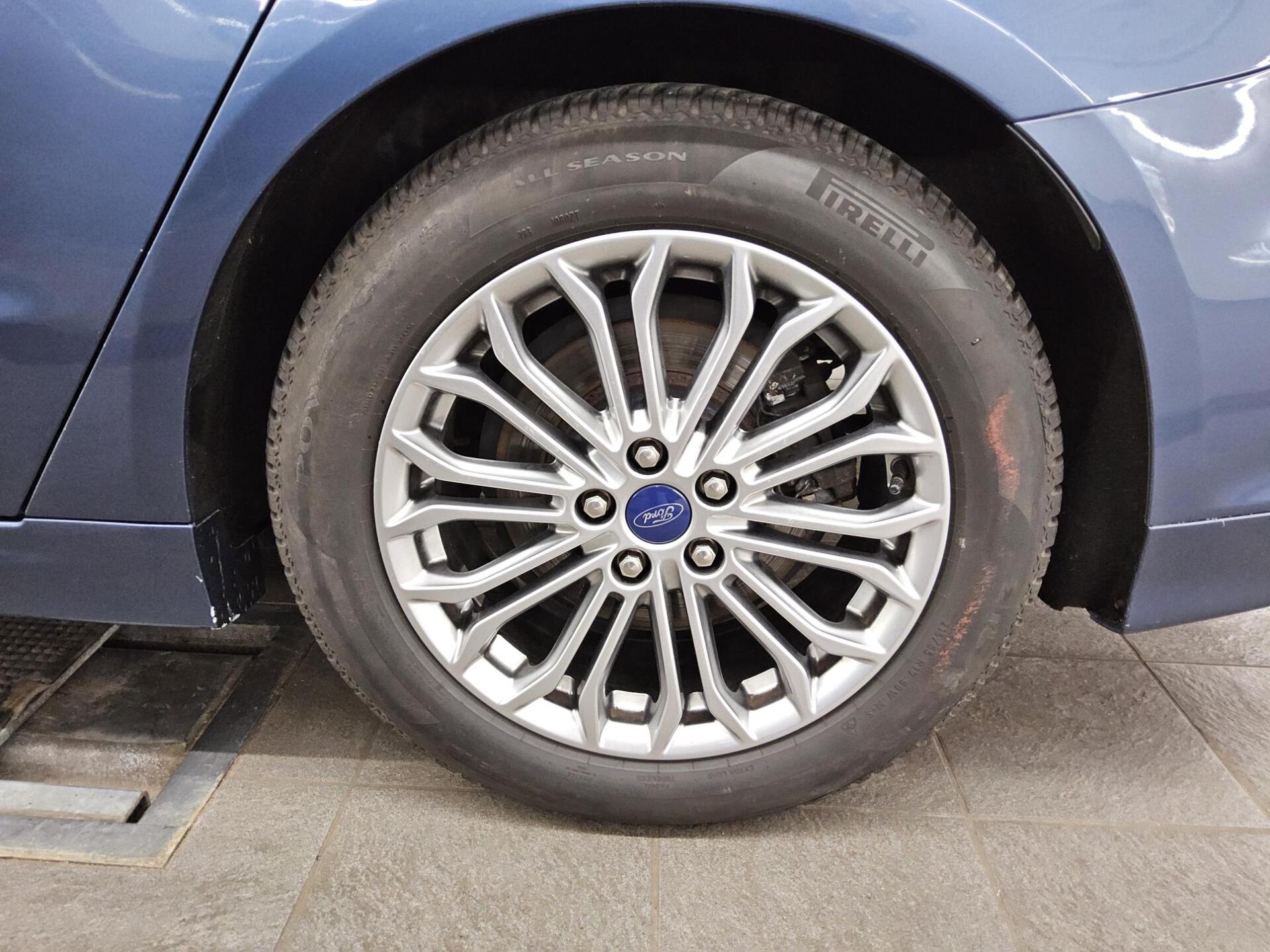 Ford Mondeo Turnier 2.0 EB Titanium Navi LED ACC RFK 10