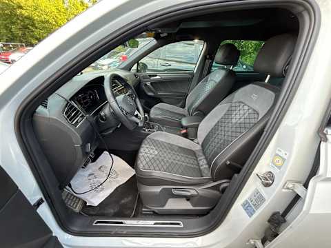 Volkswagen Tiguan 2.0 TDI R-Line NAVI LED vc SHZ PDC 6