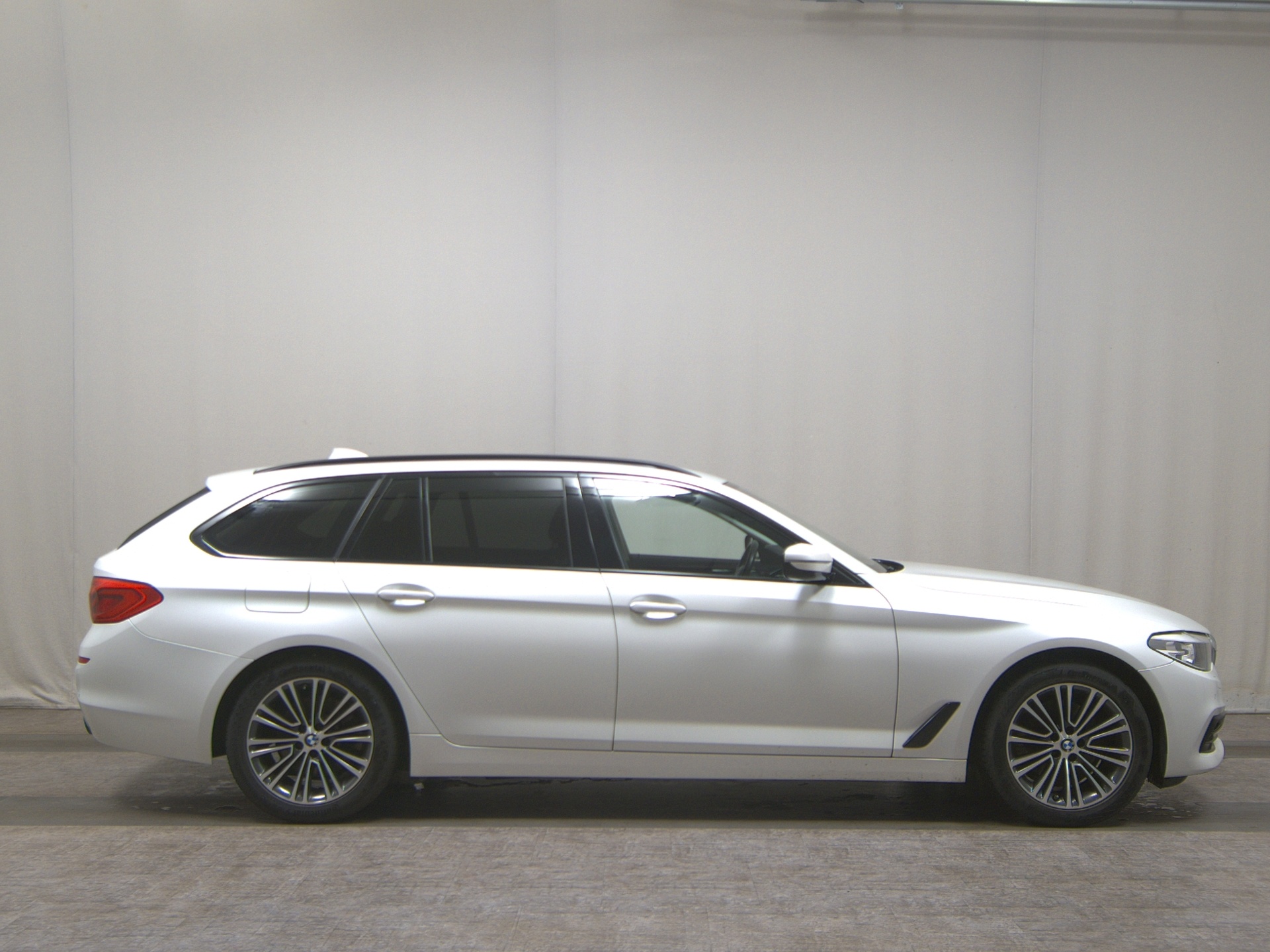 BMW 520d Touring Sport-Line NAVI ANDROID KLIMAAUT SHZ PDC