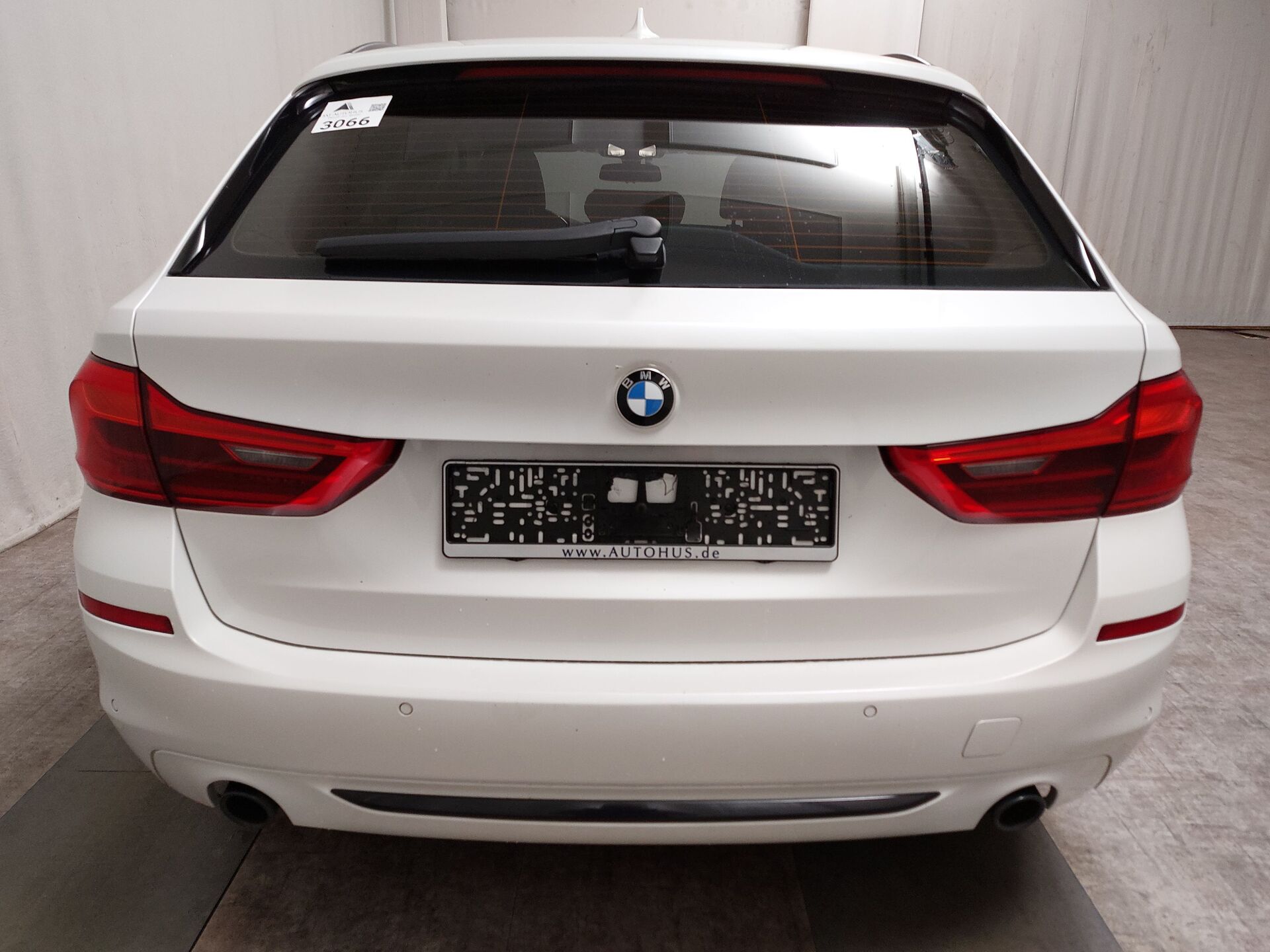 BMW 520d Touring Sport-Line NAVI ANDROID KLIMAAUT SHZ PDC 6