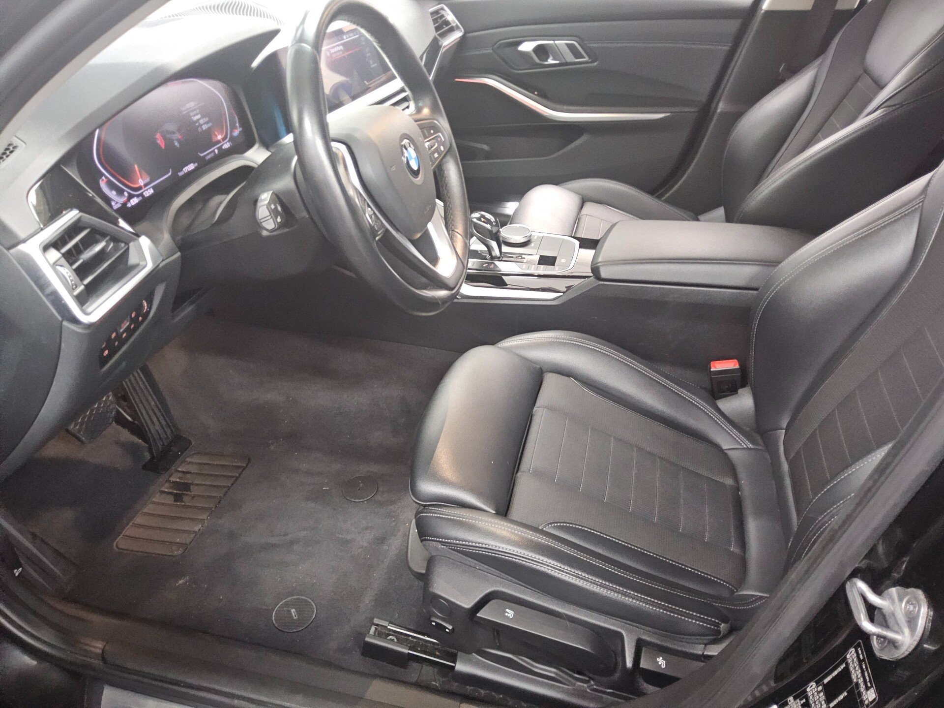 BMW 320dA Touring Sport-Line T-Leder Navi LED LC Pro 9