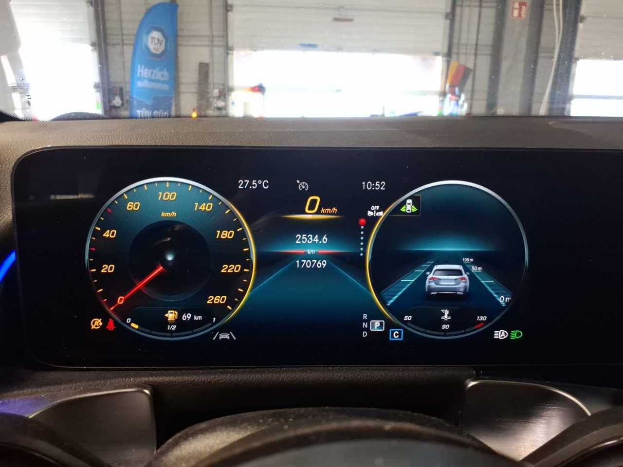 Mercedes-Benz GLB 220 d AMG-Line Navi LED MBUX+ Pano Burmester 11