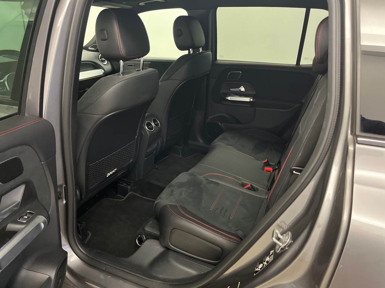 Mercedes-Benz GLB 220 d AMG-Line Navi LED MBUX+ Pano Burmester 7