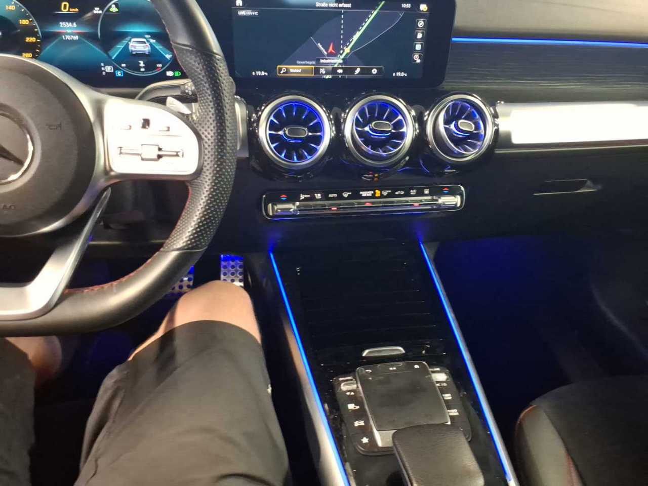Mercedes-Benz GLB 220 d AMG-Line Navi LED MBUX+ Pano Burmester 9