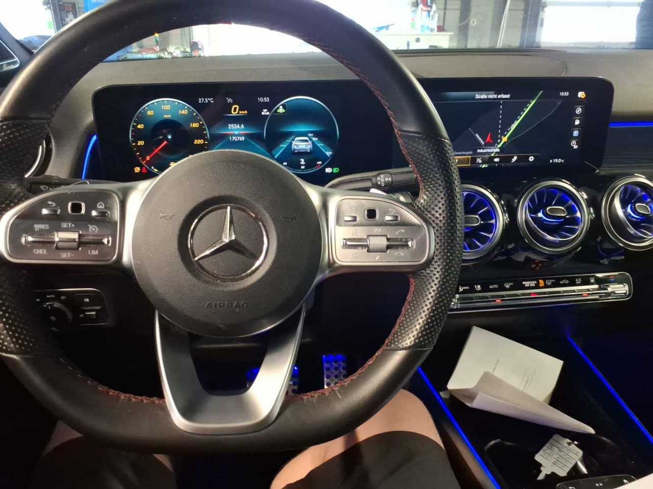 Mercedes-Benz GLB 220 d AMG-Line Navi LED MBUX+ Pano Burmester 8