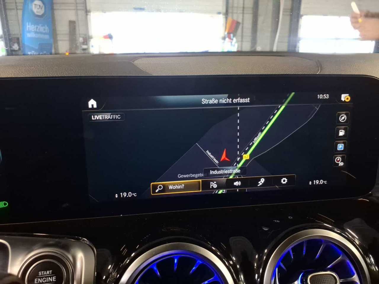 Mercedes-Benz GLB 220 d AMG-Line Navi LED MBUX+ Pano Burmester 10