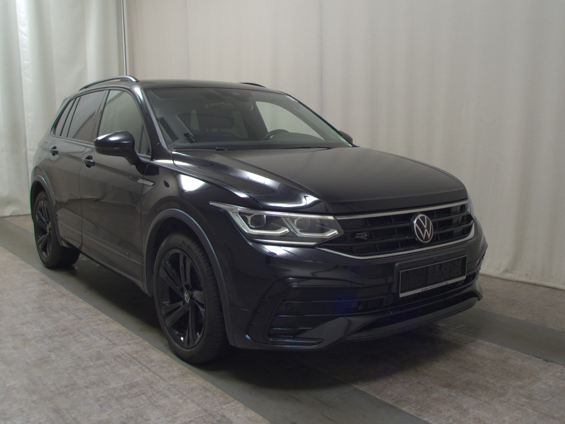 Volkswagen Tiguan 2.0 TDI R-Line Navi LED AID 3