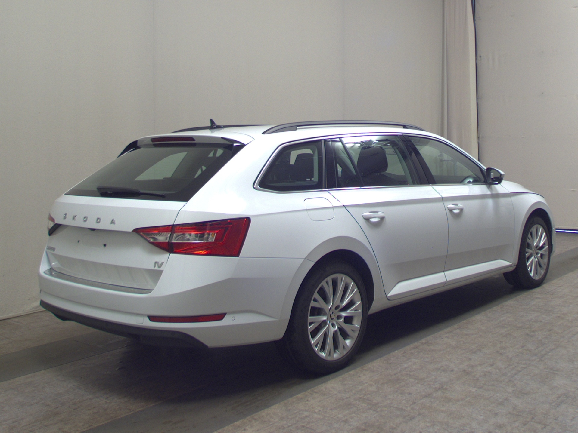 Skoda Superb Kombi 1.4 TSI iV Ambition Navi LED vc RFK 4