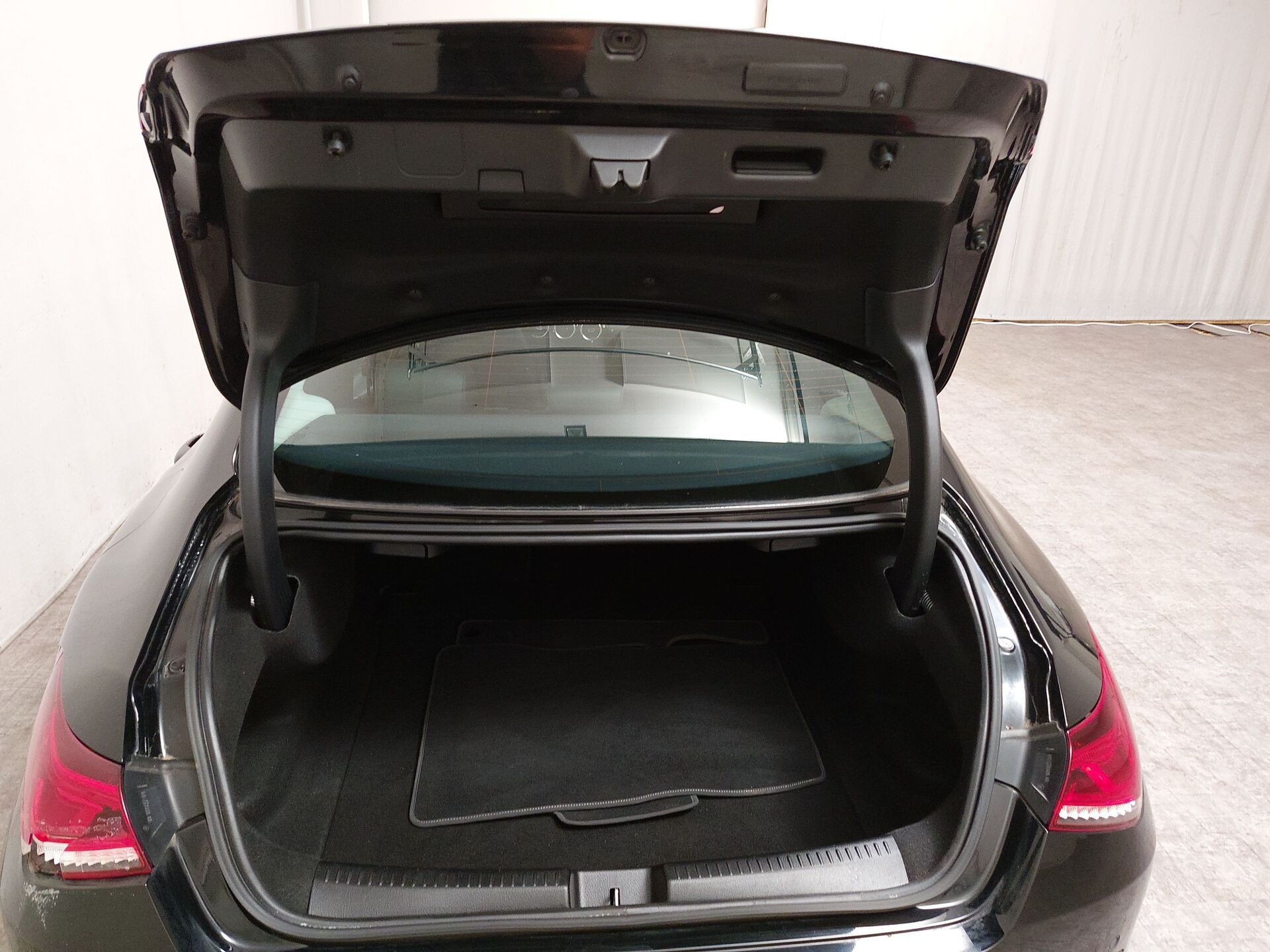 Mercedes-Benz 220 d Progressive Navi MB-LED MBUX StandHzg 19