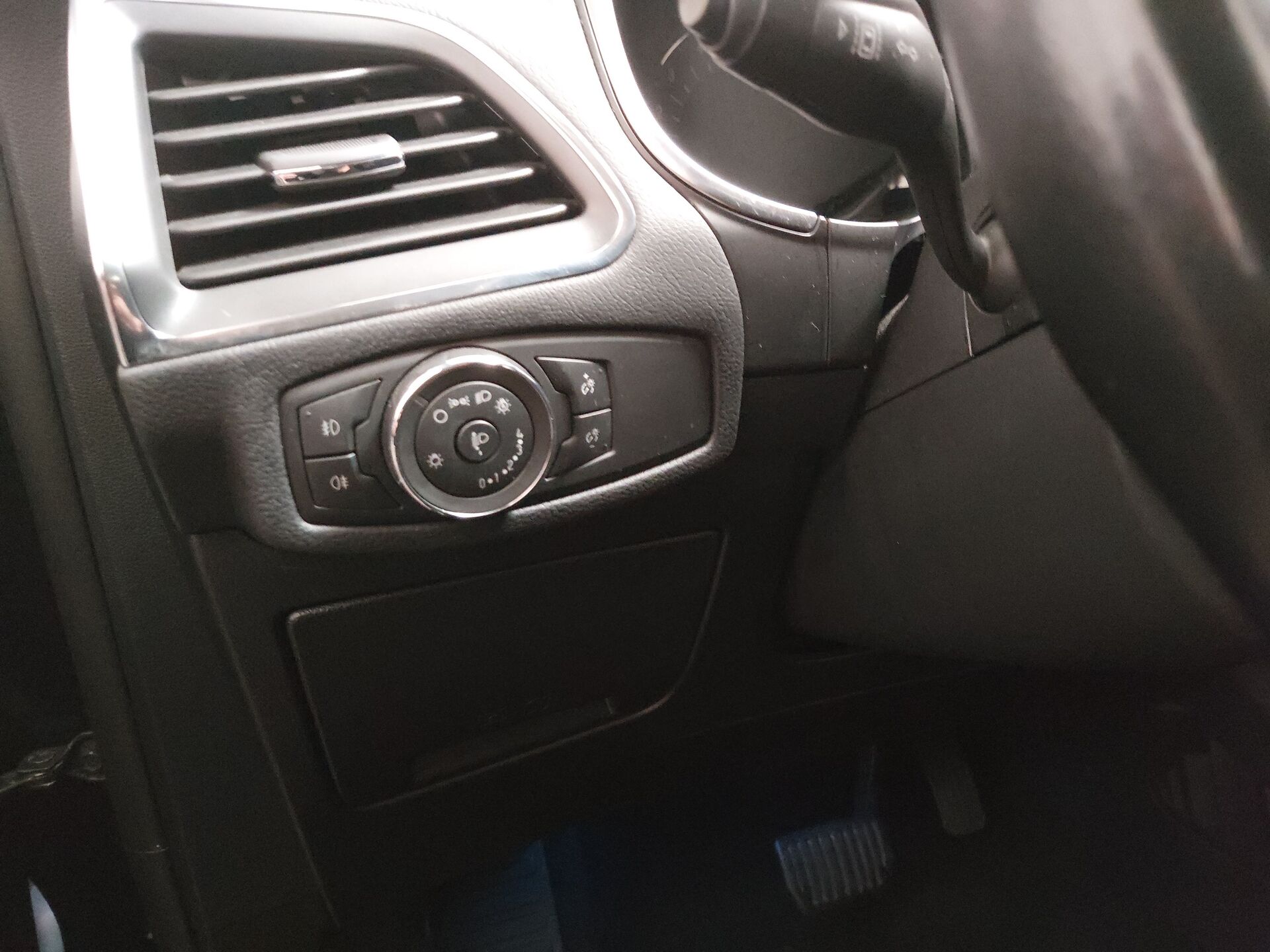 Ford S-Max 2.0 EB Titanium Navi Shz 7 Sitze PDC 13