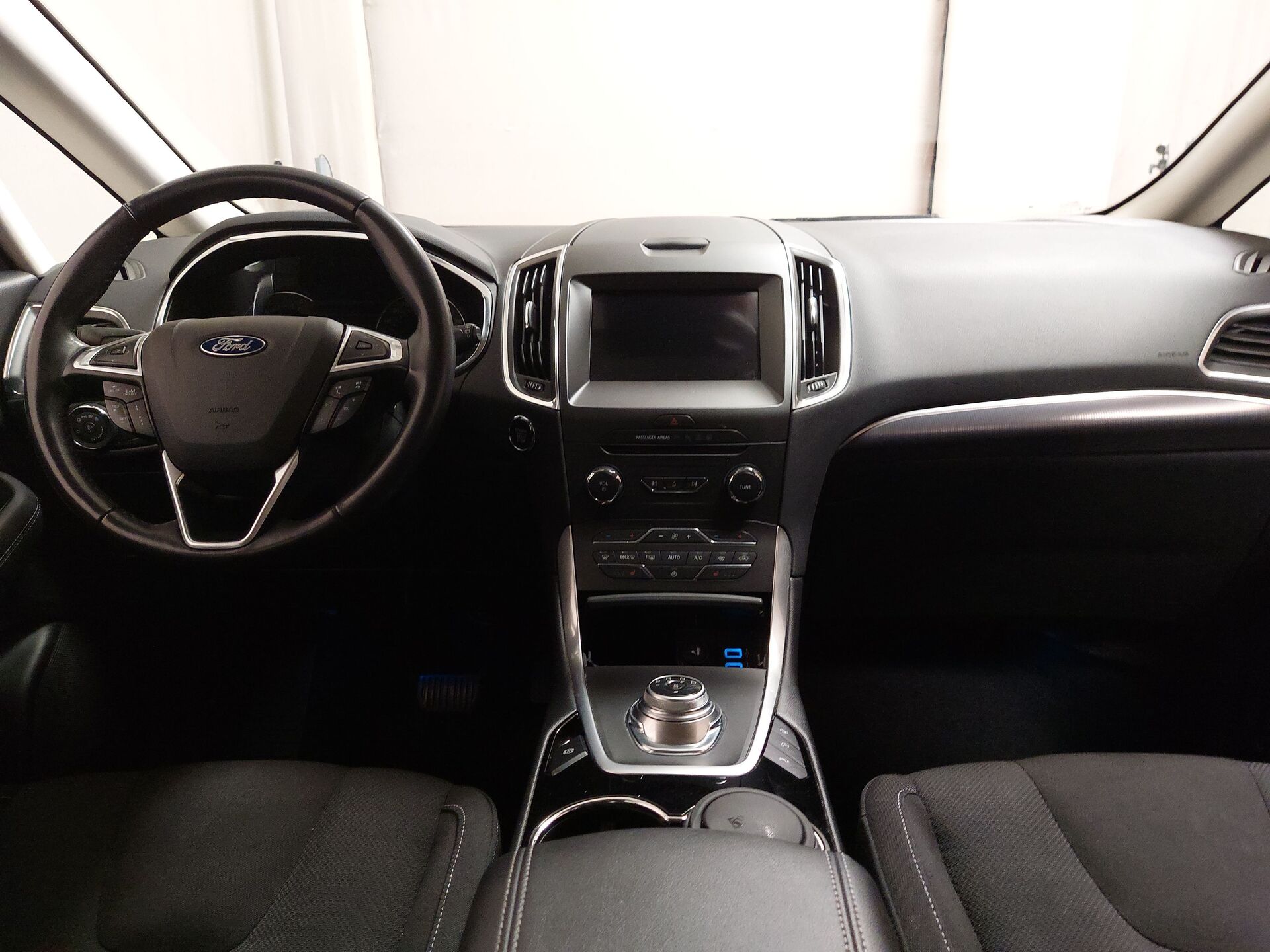 Ford S-Max 2.0 EB Titanium Navi Shz 7 Sitze PDC 16