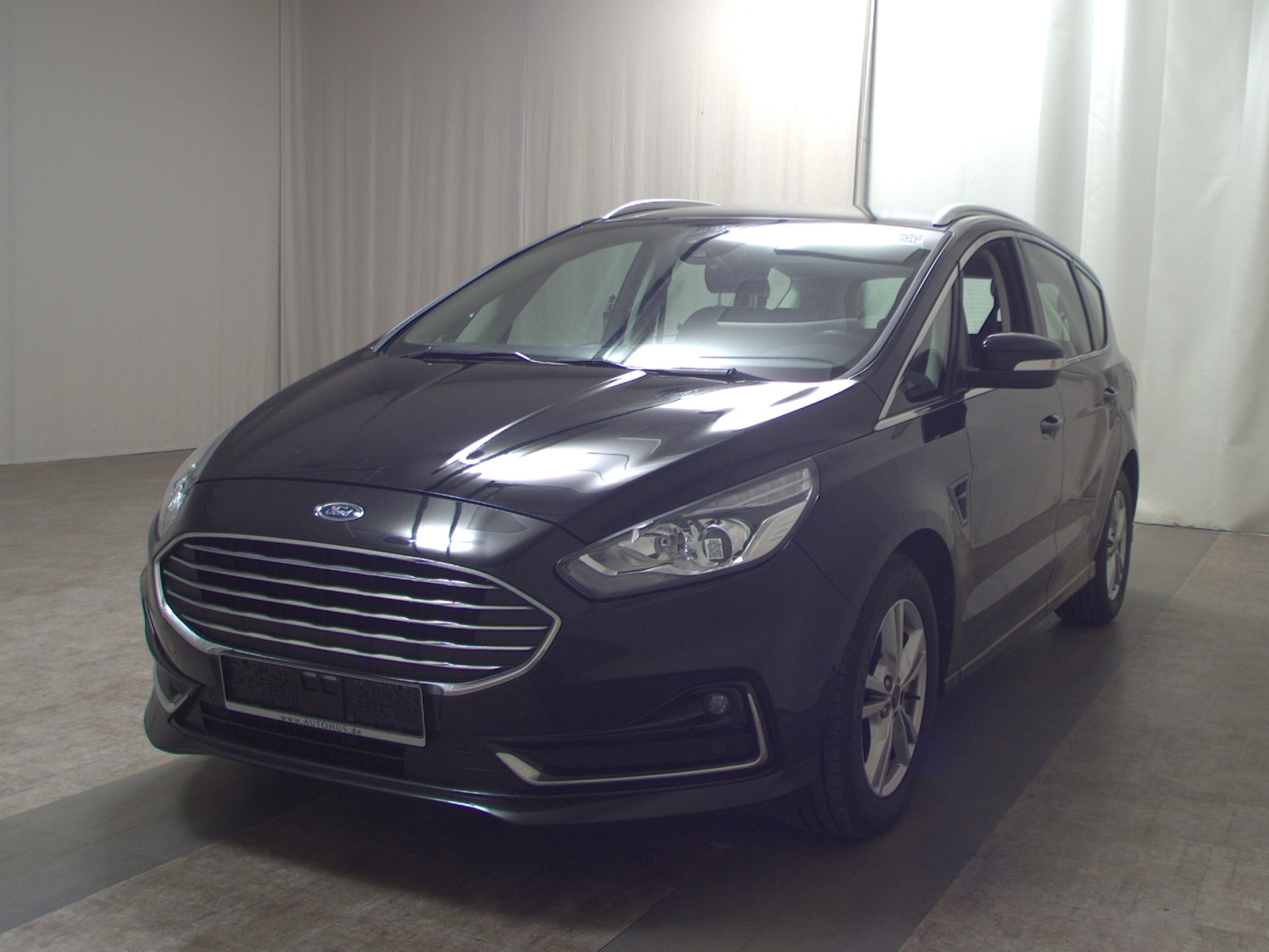 Ford S-Max 2.0 EB Titanium Navi Shz 7 Sitze PDC 2