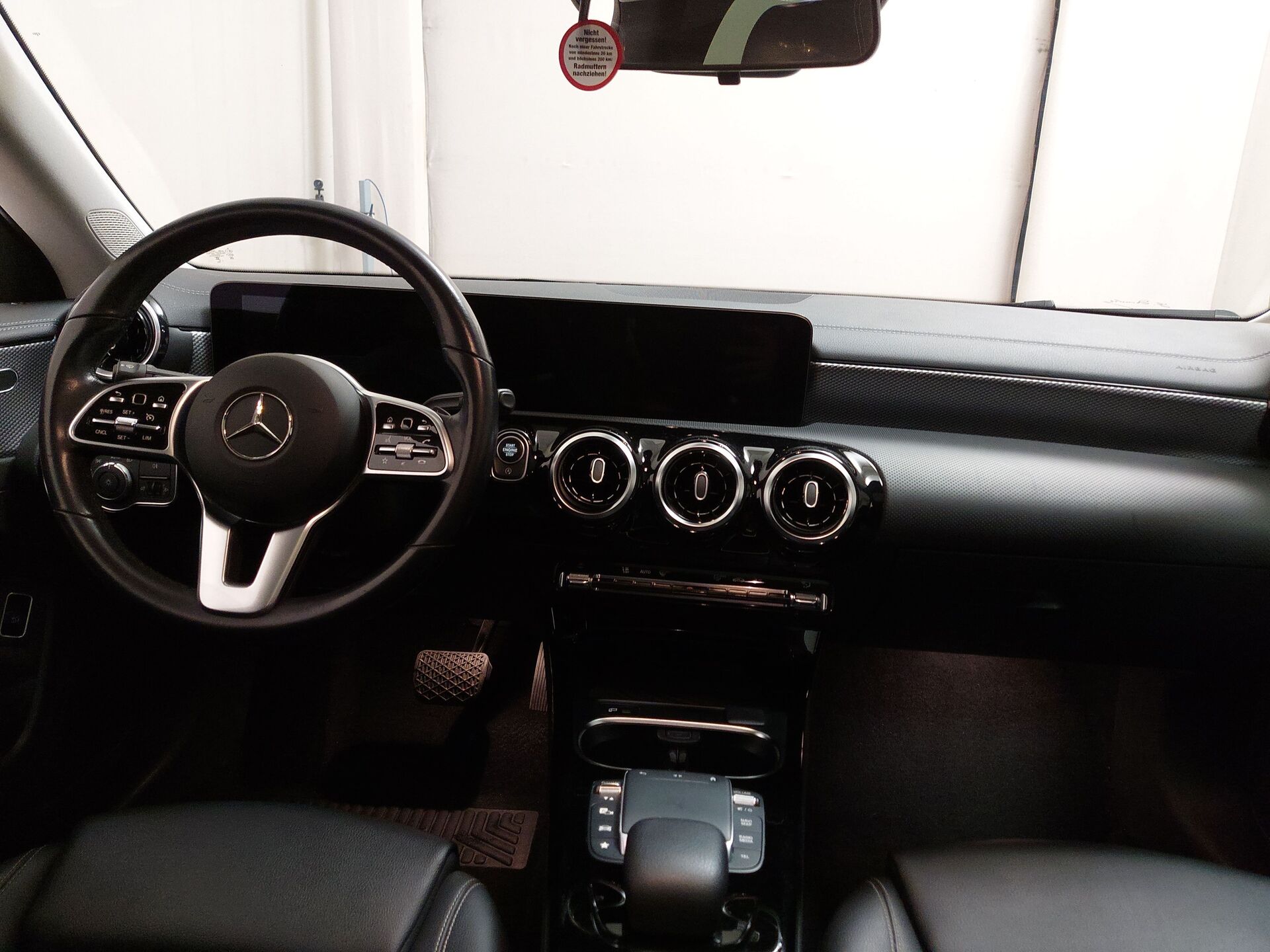 Mercedes-Benz 220 d Progressive Navi MBUX+ Pano AHK 16