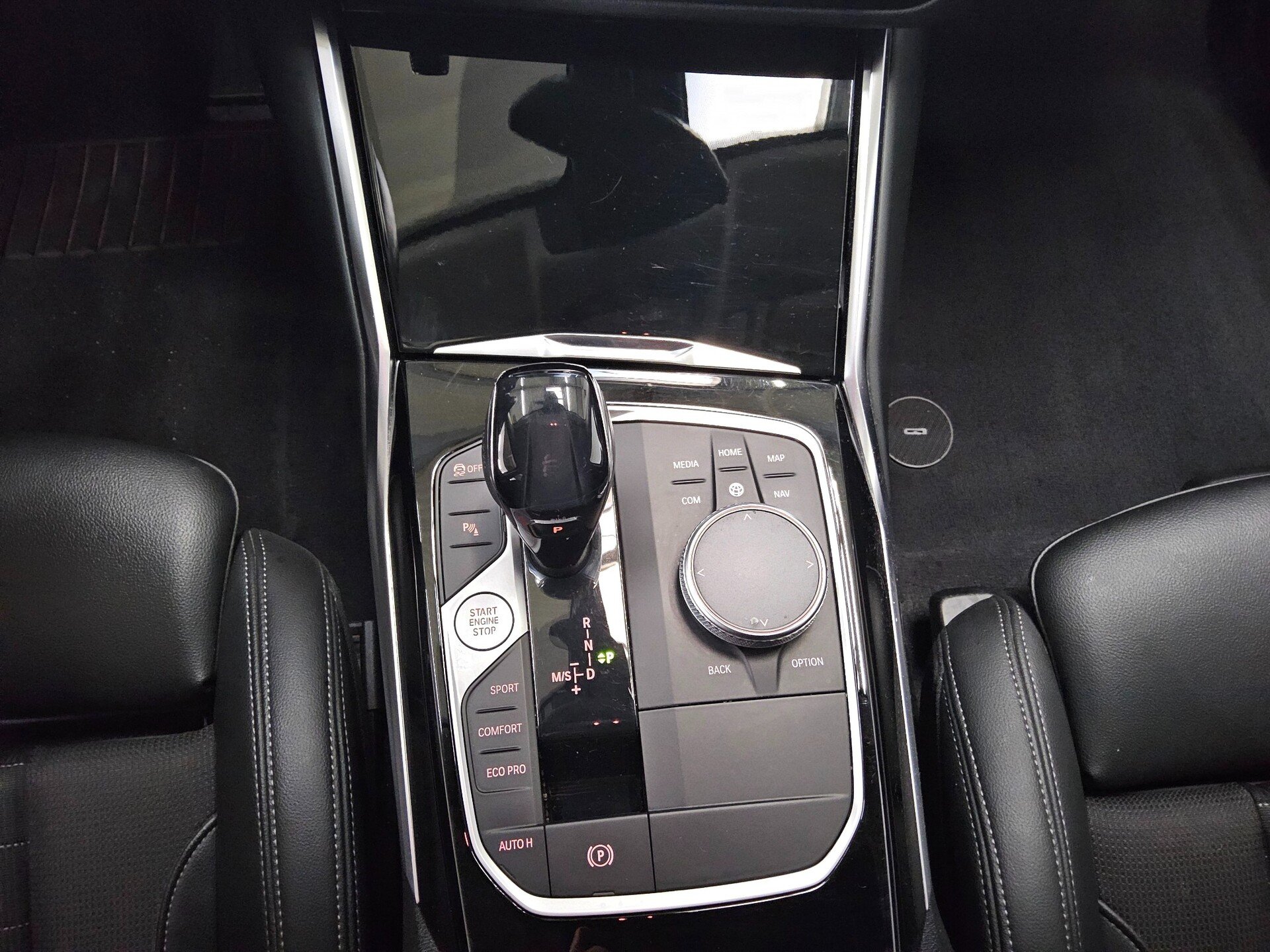 BMW 320dA Touring Sport-Line T-Leder Navi LED HiFi 6