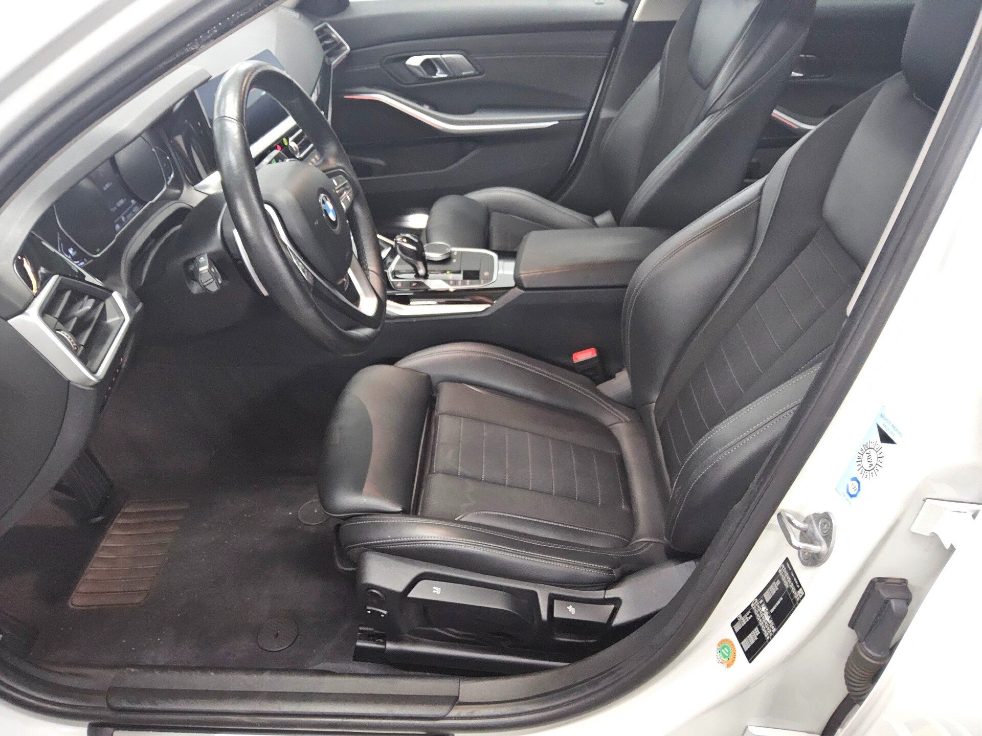 BMW 320dA Touring Sport-Line T-Leder Navi LED HiFi 8