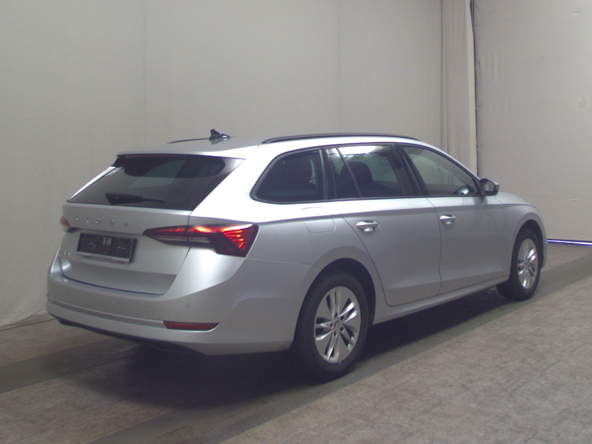 Skoda Octavia Kombi 2.0 TDI Ambition Navi LED vc AHK 4