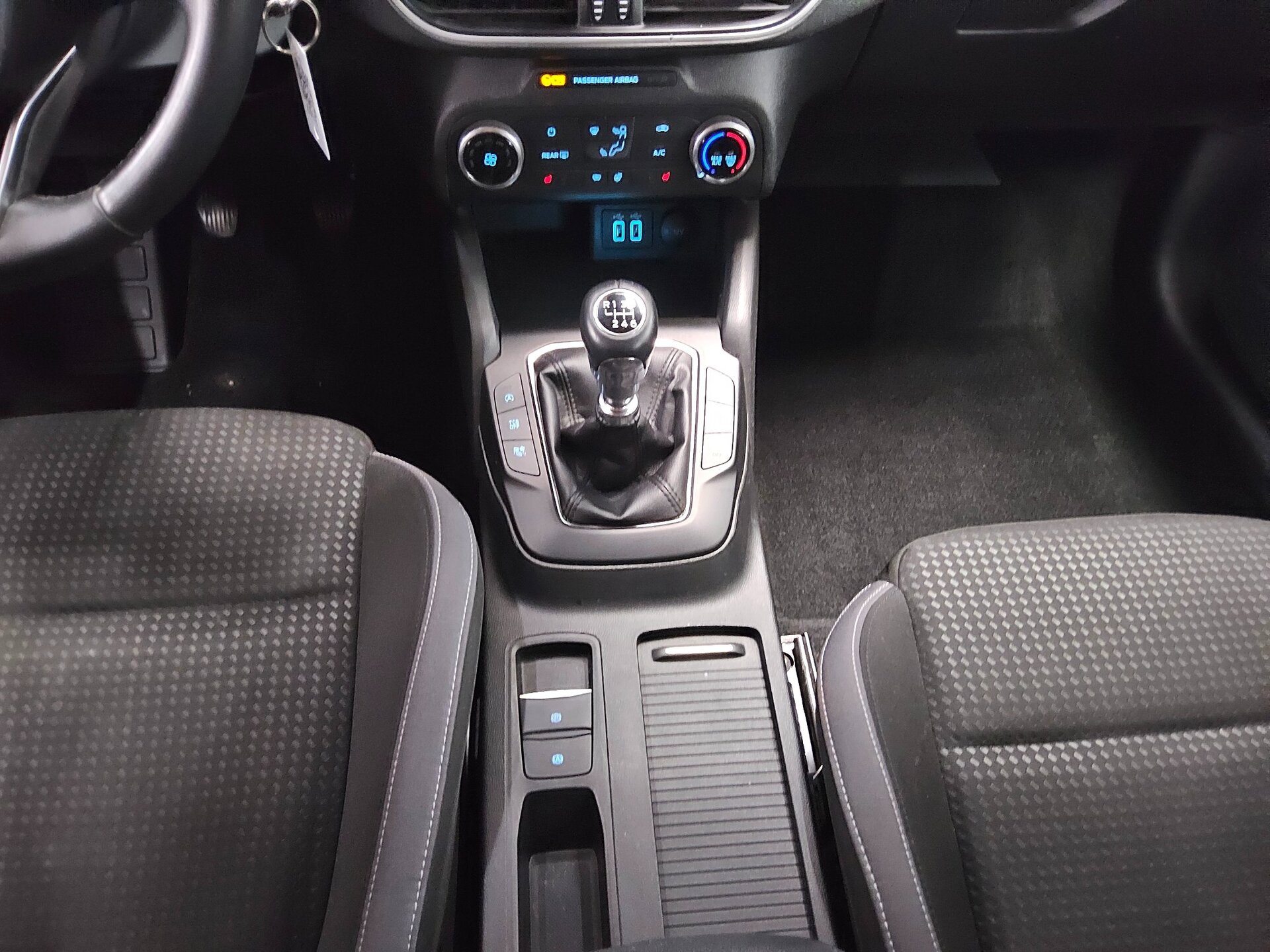 Ford Focus Turnier 1.5 EB Cool&Connect Navi LED RfK 6