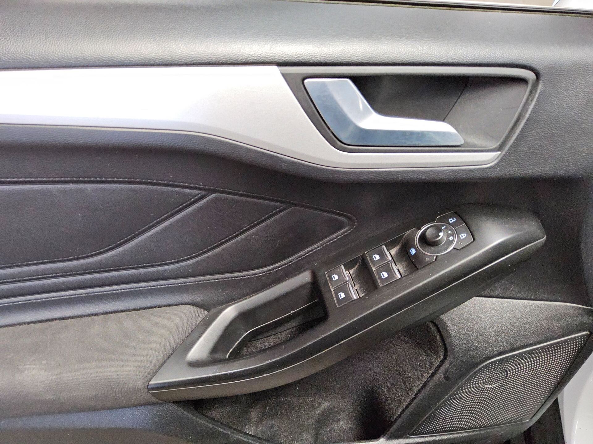 Ford Focus Turnier 1.5 EB Cool&Connect Navi LED RfK 9