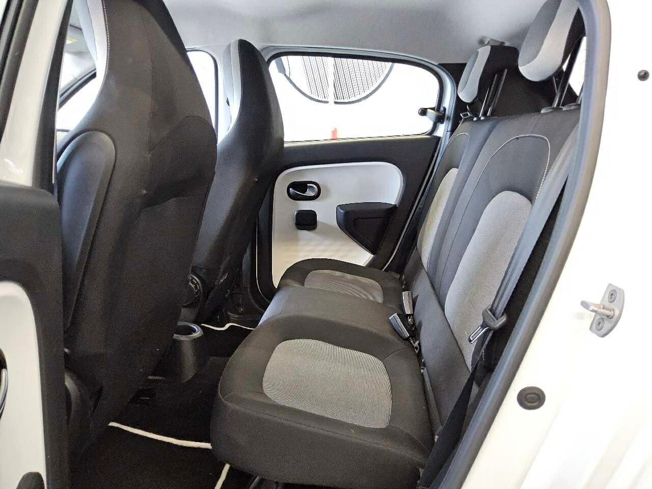 Renault Twingo Bluetooth Tempomat klima 9