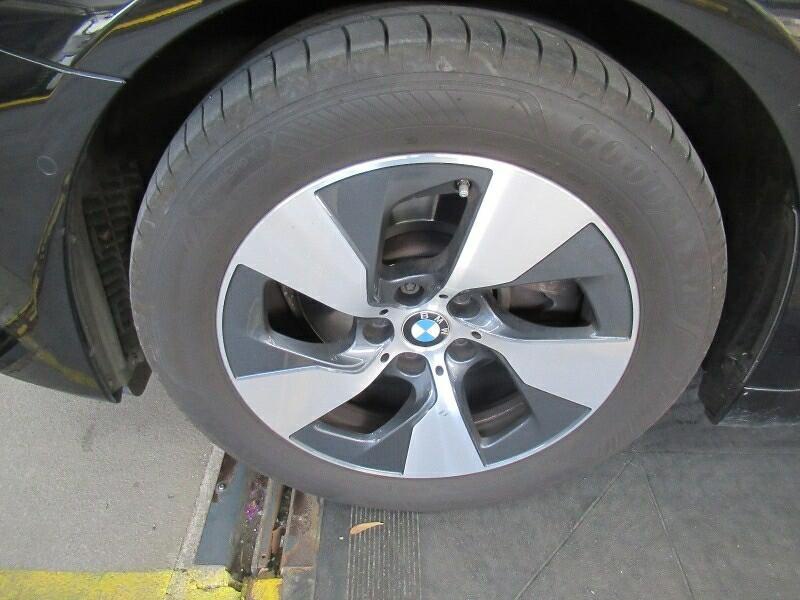 BMW 520dA Touring NAVI KLIMAAUT LED SHZ PDC 12