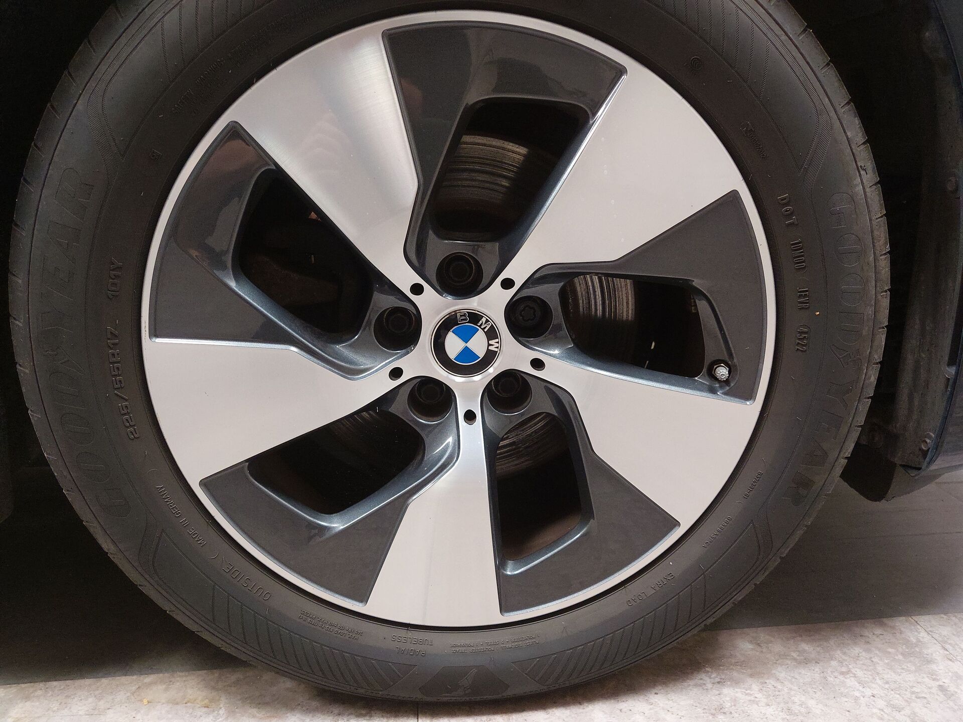 BMW 520d Touring LEDER NAVI LED LC PRO ACC AHK 9