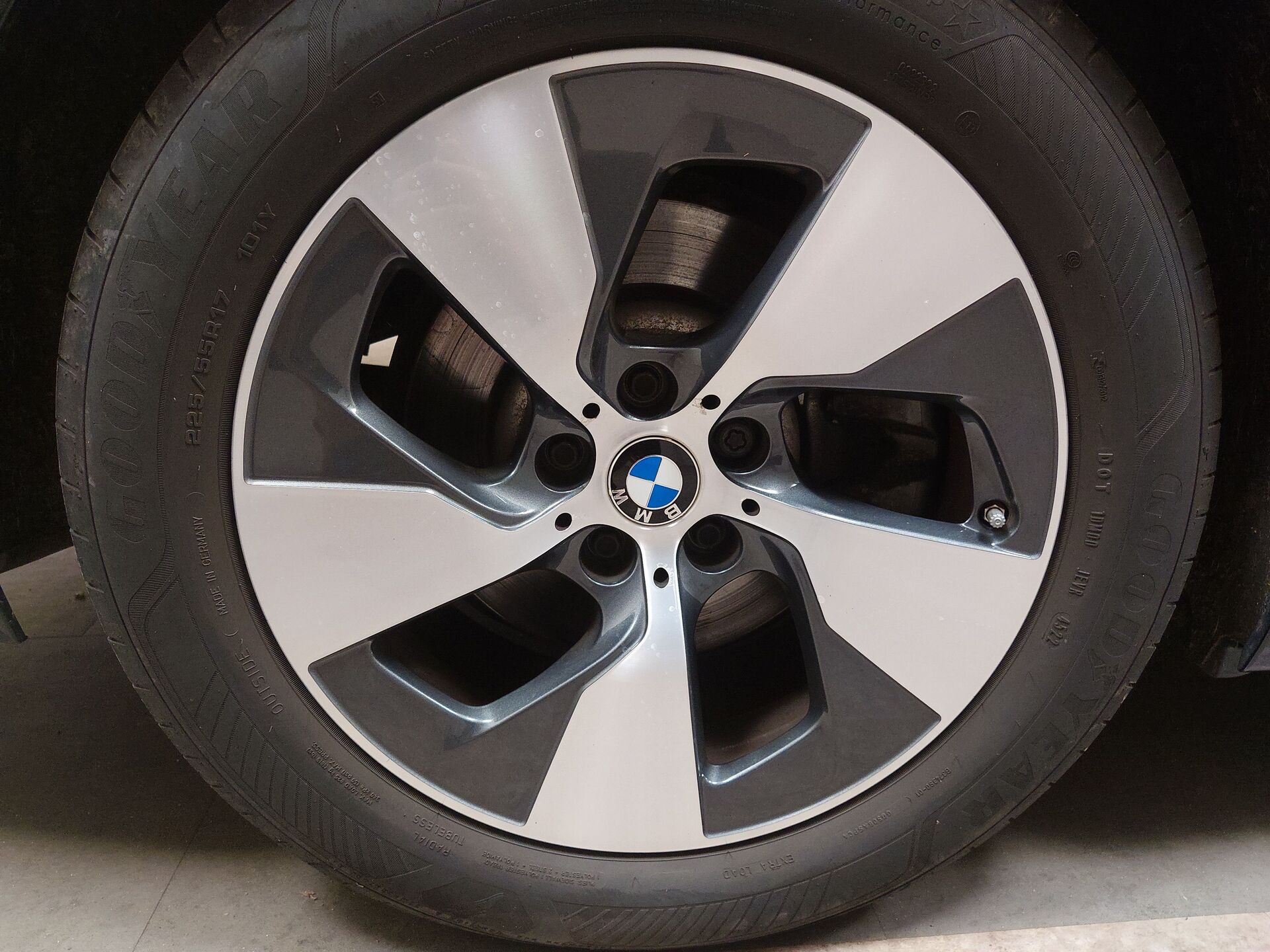 BMW 520d Touring LEDER NAVI LED LC PRO ACC AHK 11