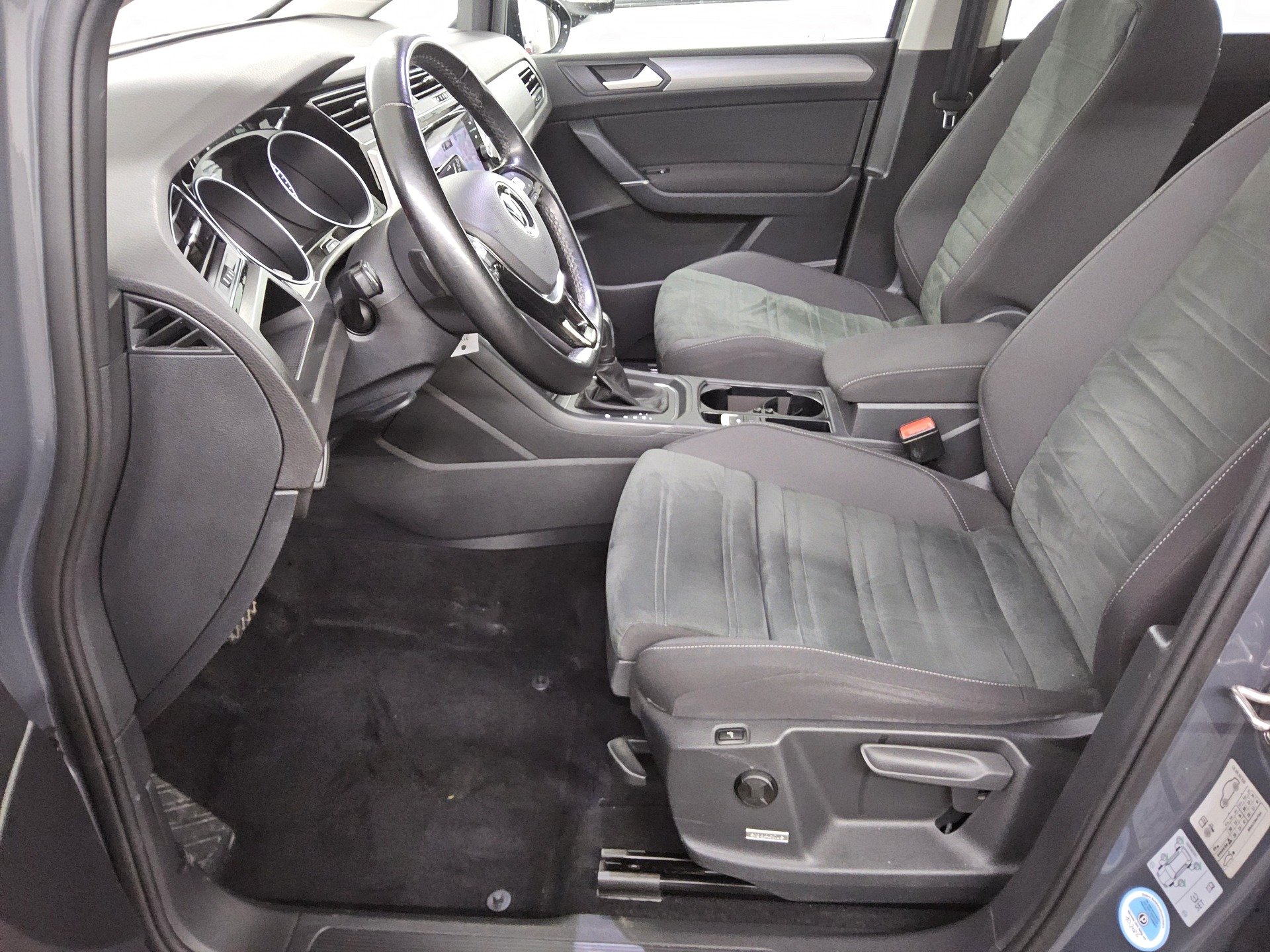 Volkswagen Touran 2.0 TDI Comf. Alcantara Navi ACC 8