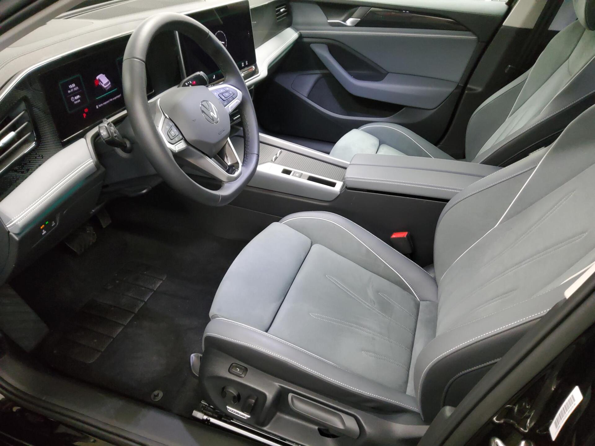 Volkswagen Passat Var. 2.0 TDI Business DC LED HuD 360° 9