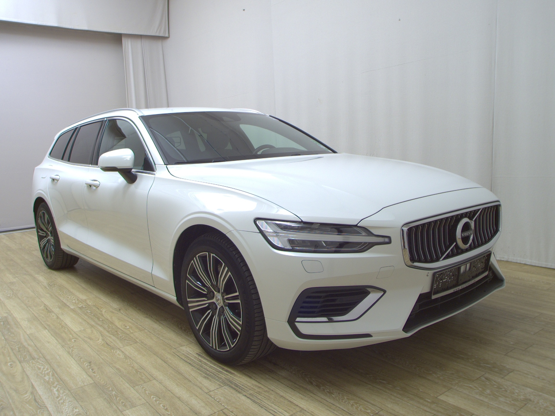 Volvo V60 T6 Inscription Navi LED HuD AHK RFK ACC 3