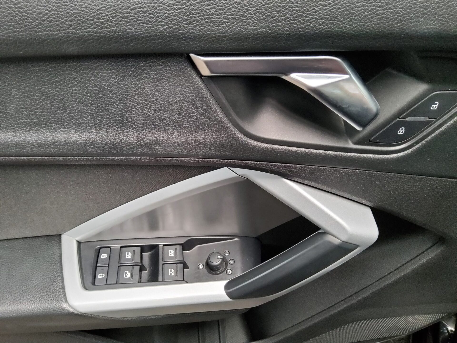 Audi Q3 40 TDI advanced Navi LED Virtual PDC SHZ 10